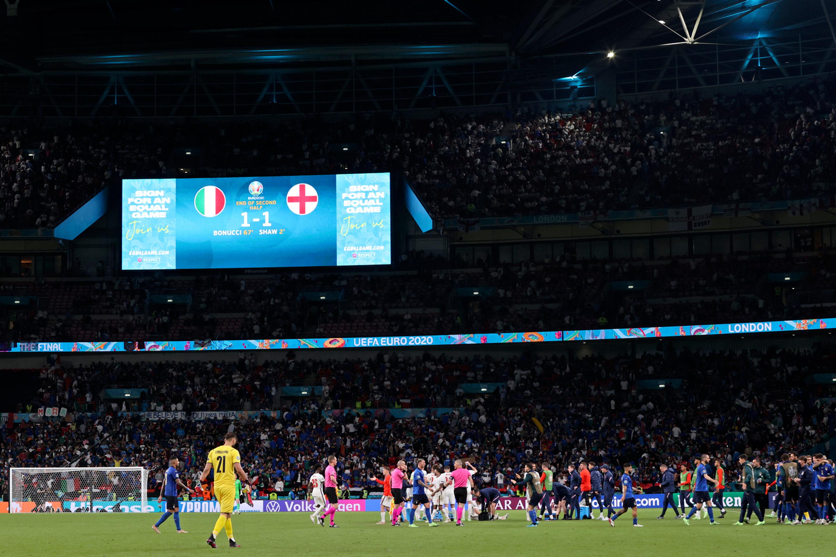 Záber z duelu medzi Anglickom a Talianskom.