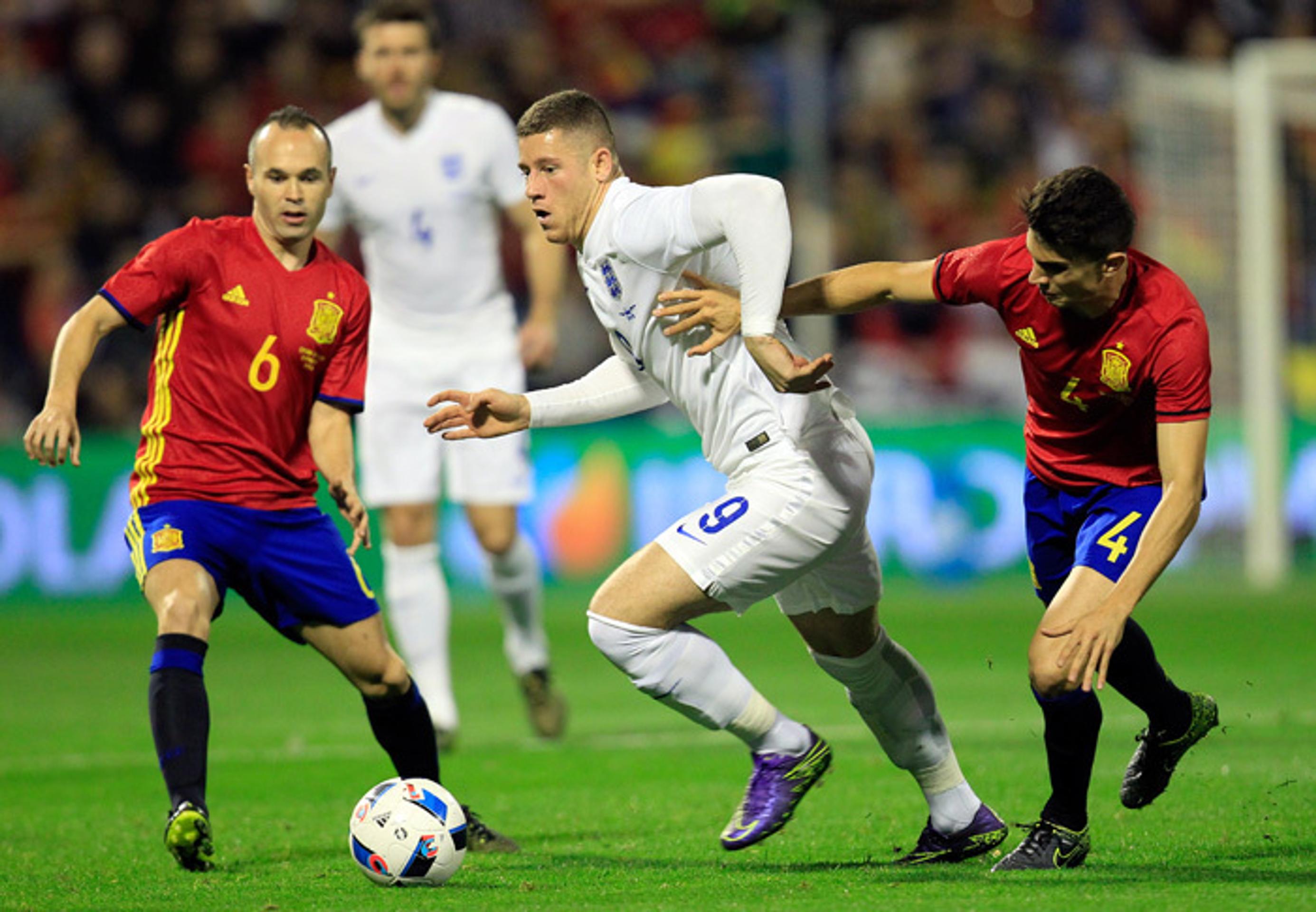 V strede Ross Barkley (Anglicko) v prípravnom zápase so Španielskom pred ME 2016.