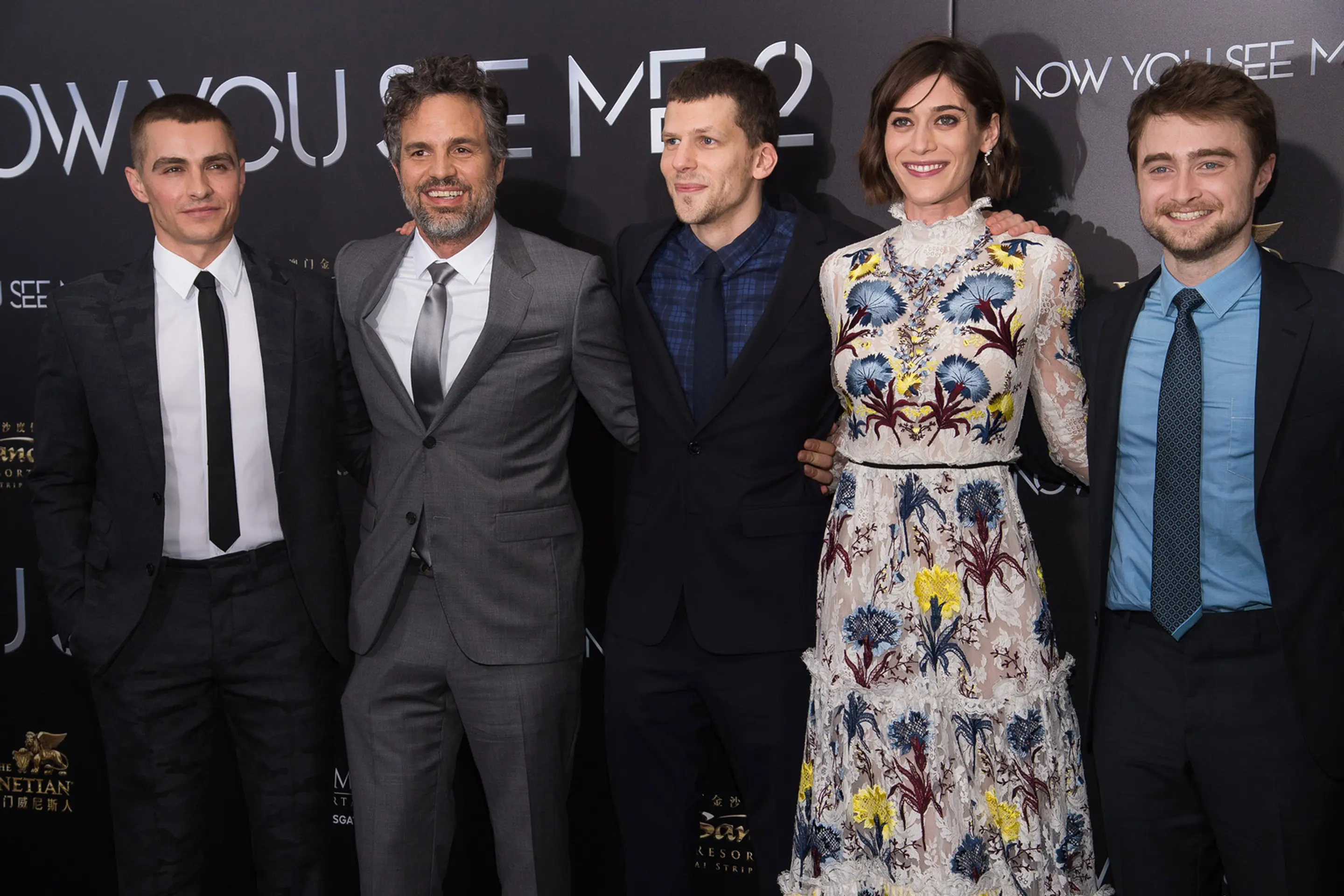 Zľava: Dave Franco, Mark Ruffalo, Jesse Eisenberg, Lizzy Caplan a Daniel Radcliffe