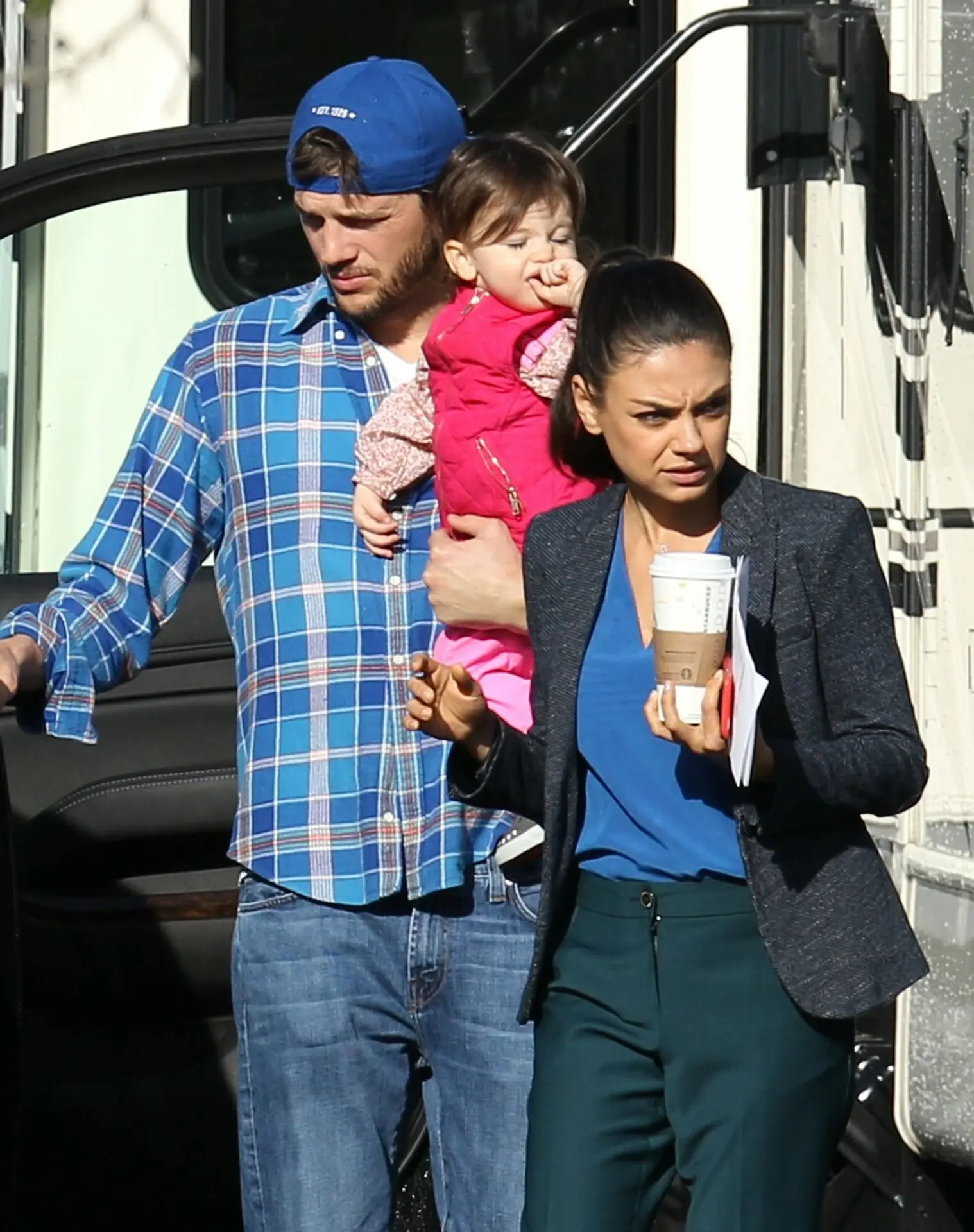 Mila Kunis a Ashton Kutcher s dcérkou