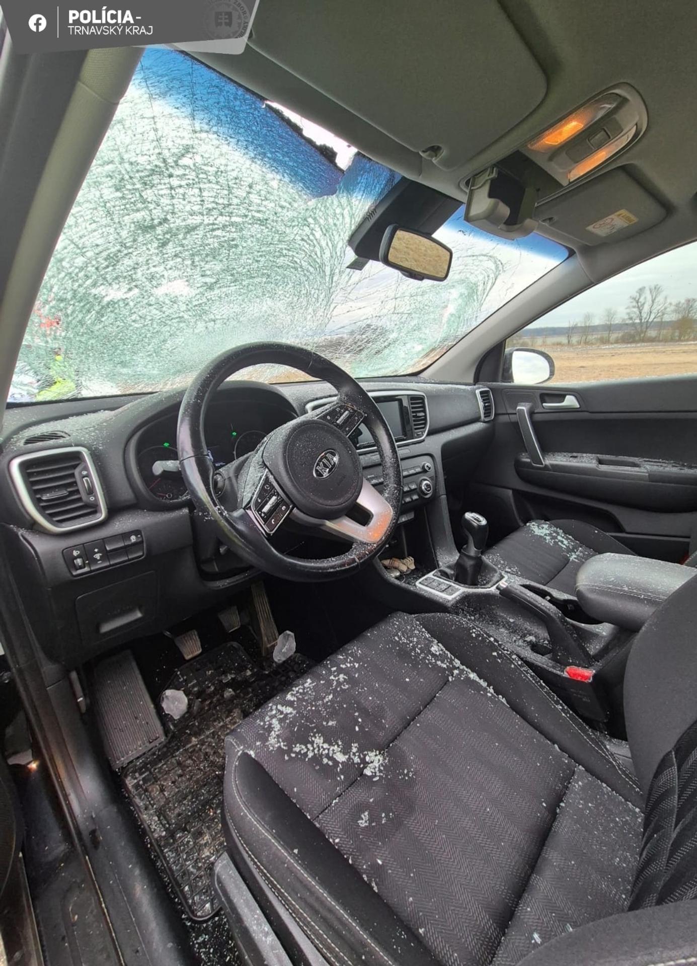 Kus ľadu zranil ženu