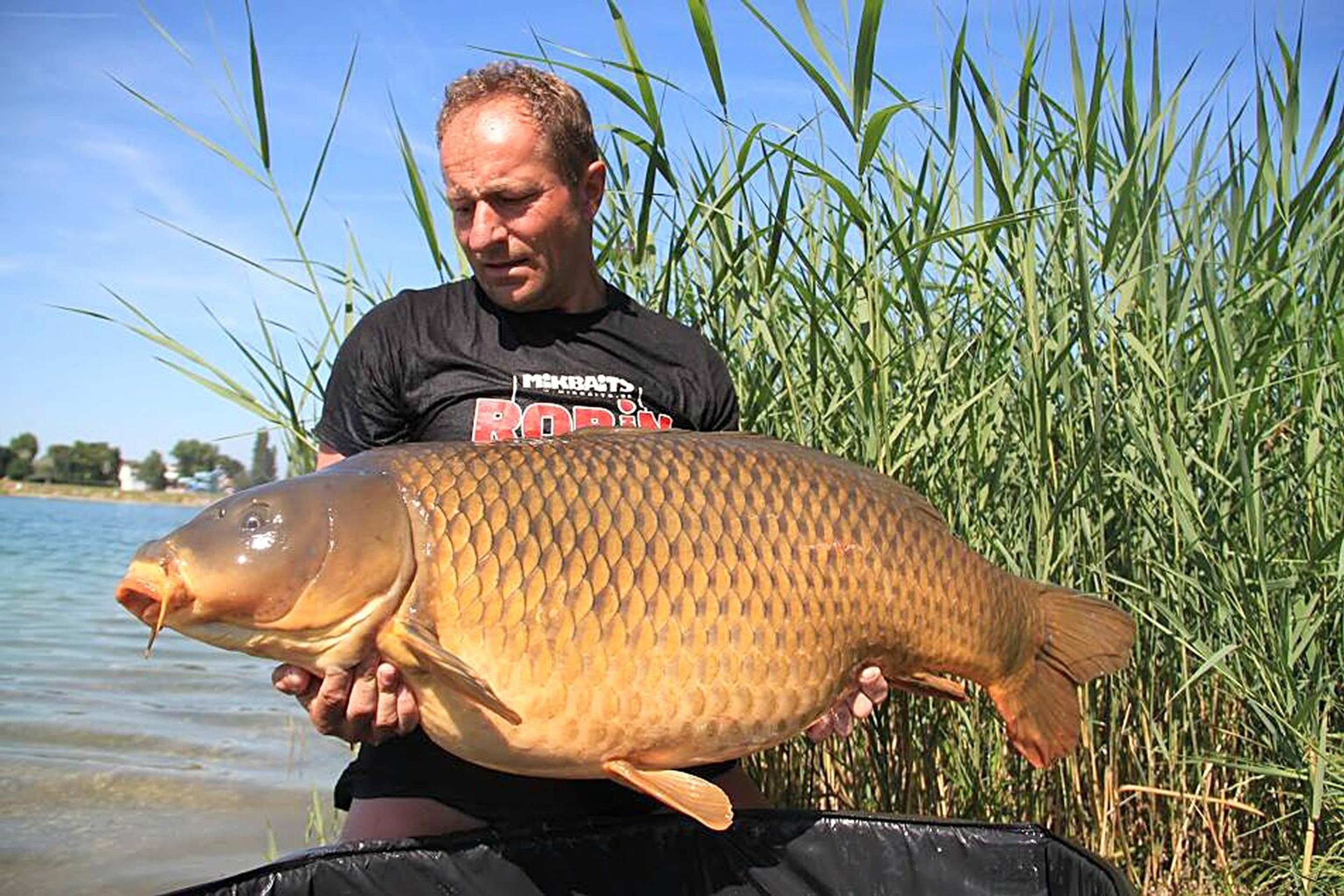 Považskobystričan Ivan Teplan vytiahol najväčšieho slovenského kapra.
