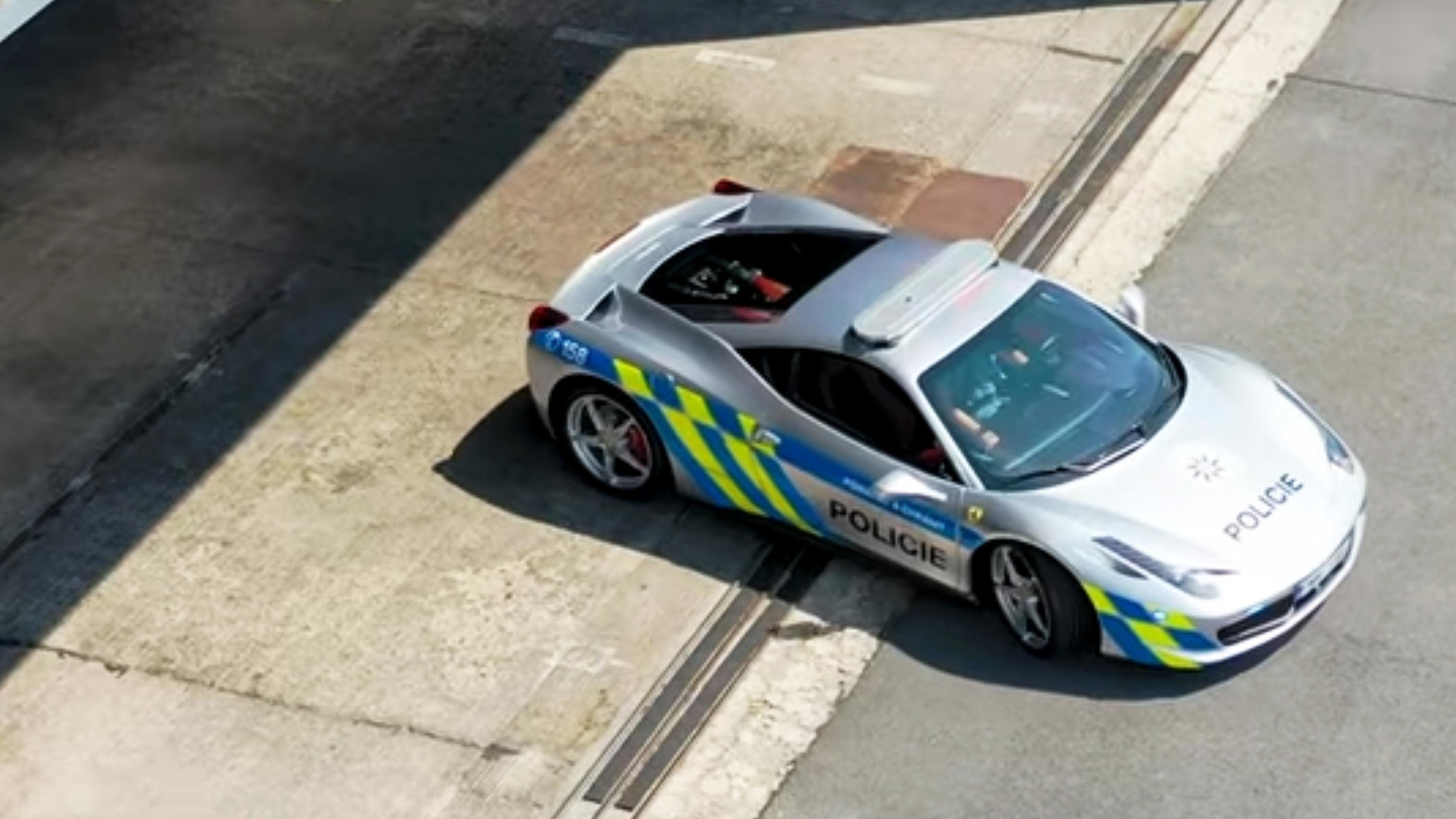 Ferrari českej polície.
