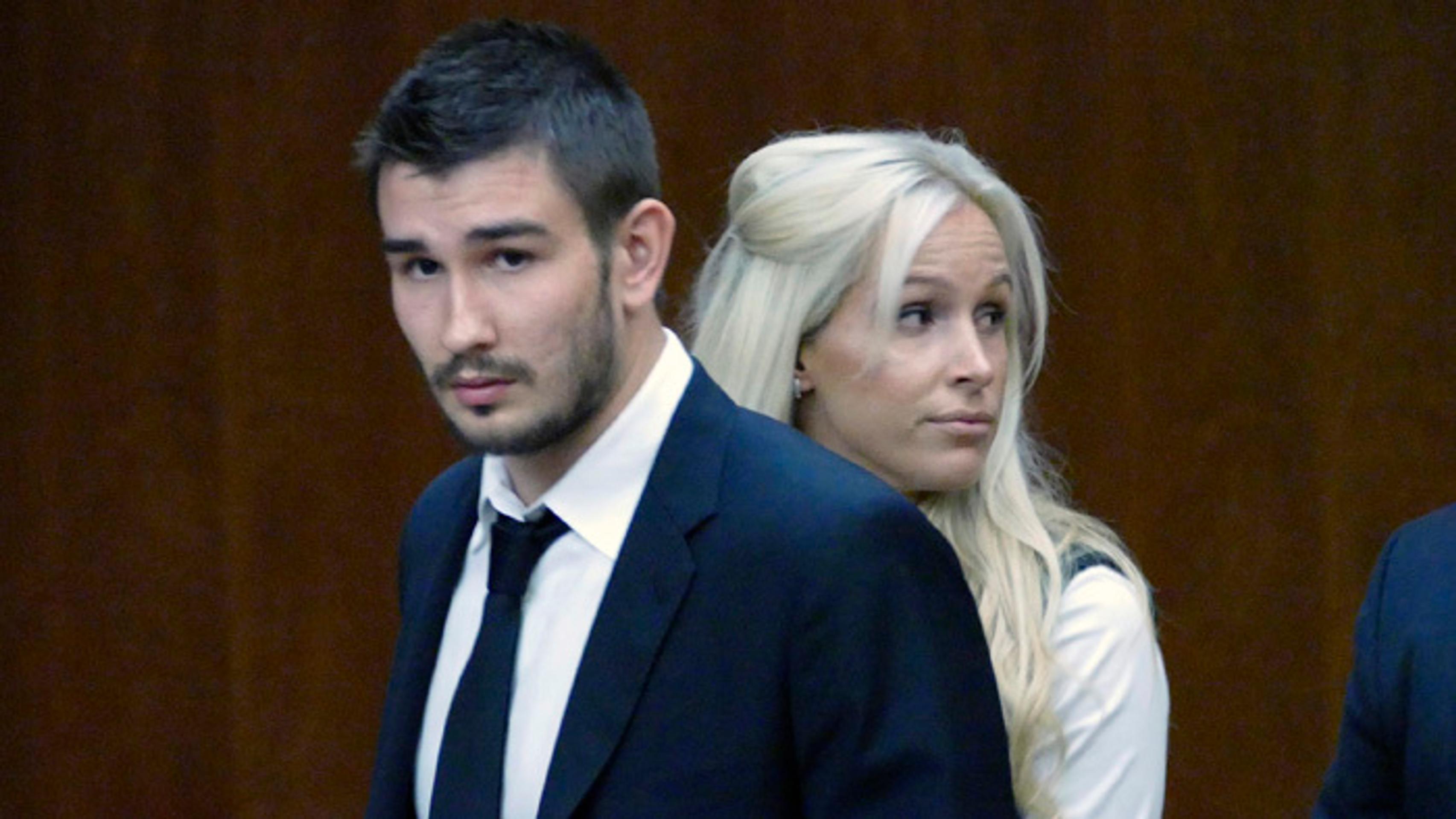 Vjačeslav Vojnov a manželka Marta prichádzajú do súdnej siene v kalifornskom Torrance (2. júla 2015). 