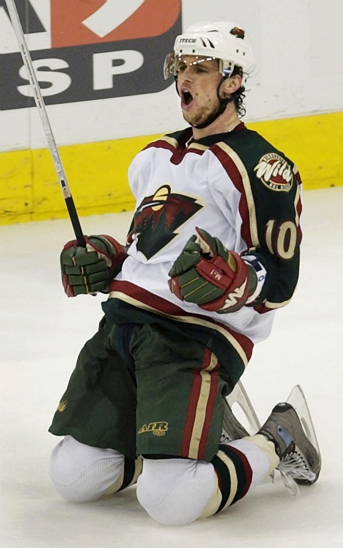 Marián Gáborík oslavuje gól v drese Minnesoty.