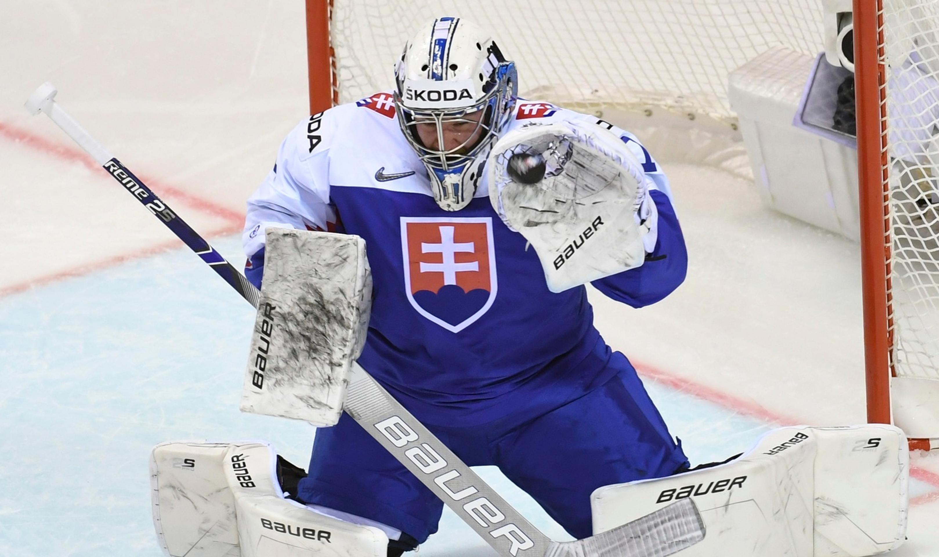 Meryem Uzerli v Cannes