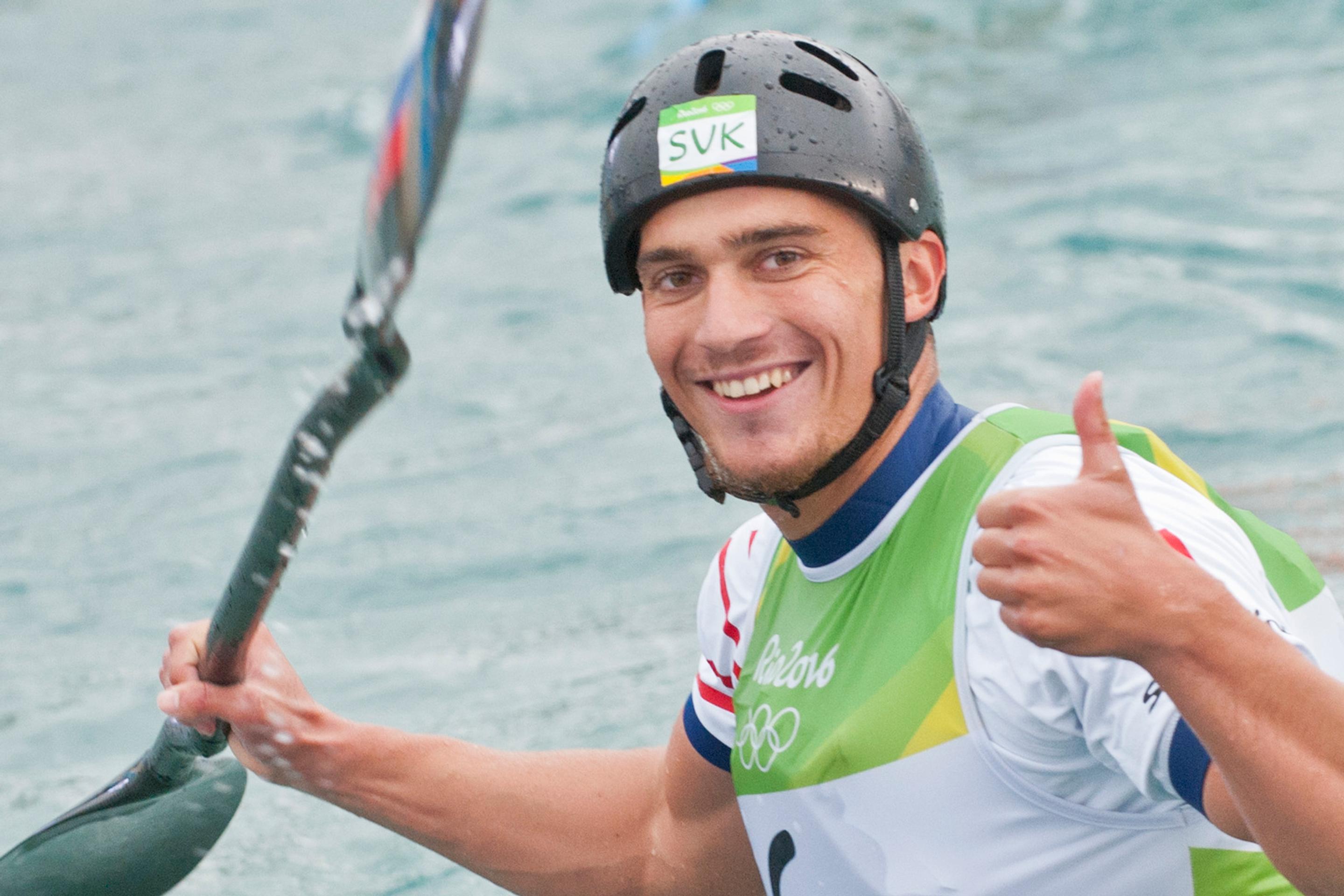 Jakub Grigar v cieli semifinálovej jazdy K1 mužov počas LOH v Riu de Janeiro..jpg