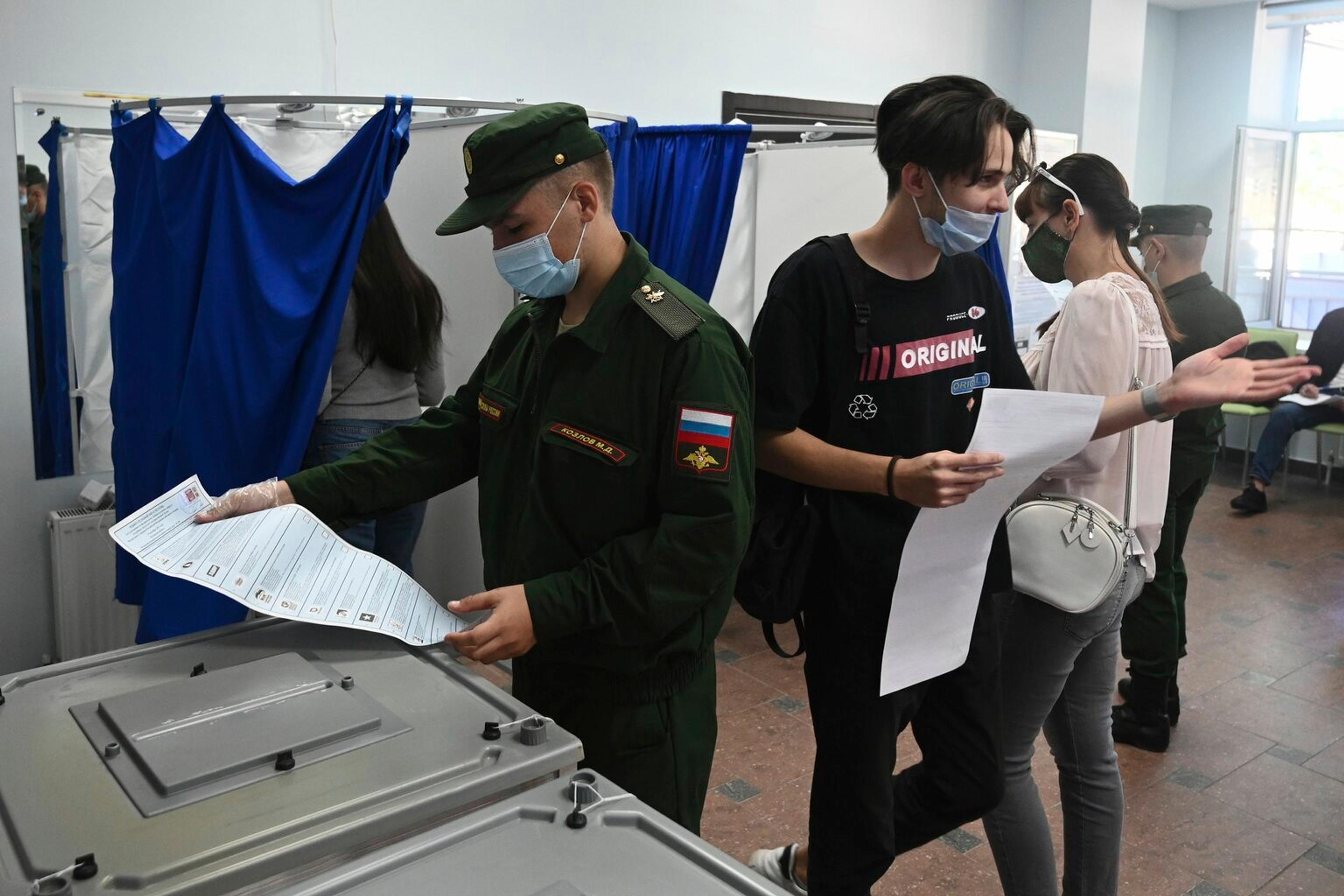 Začali sa voľby v Rusku. Podľa odborníkov však veľké prekvapenia hlasovanie neprinesie