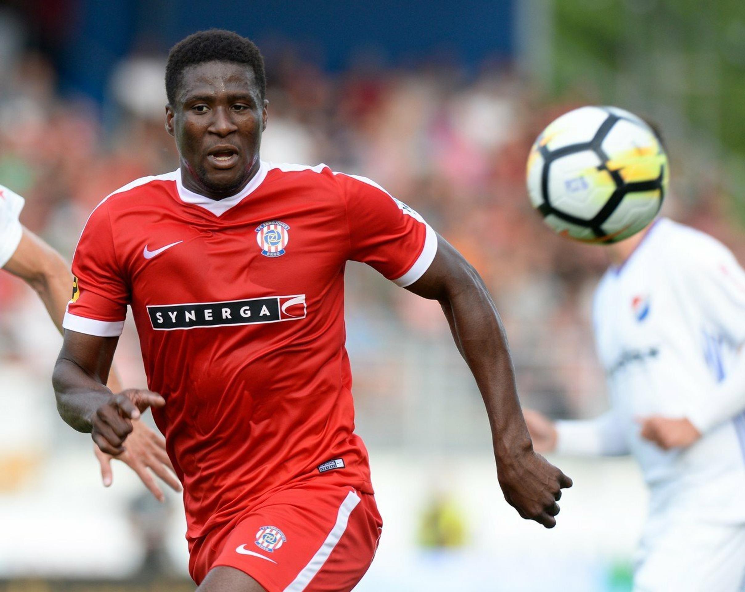 Auto prechádzalo v smere od Nadlíc do Chynorian.