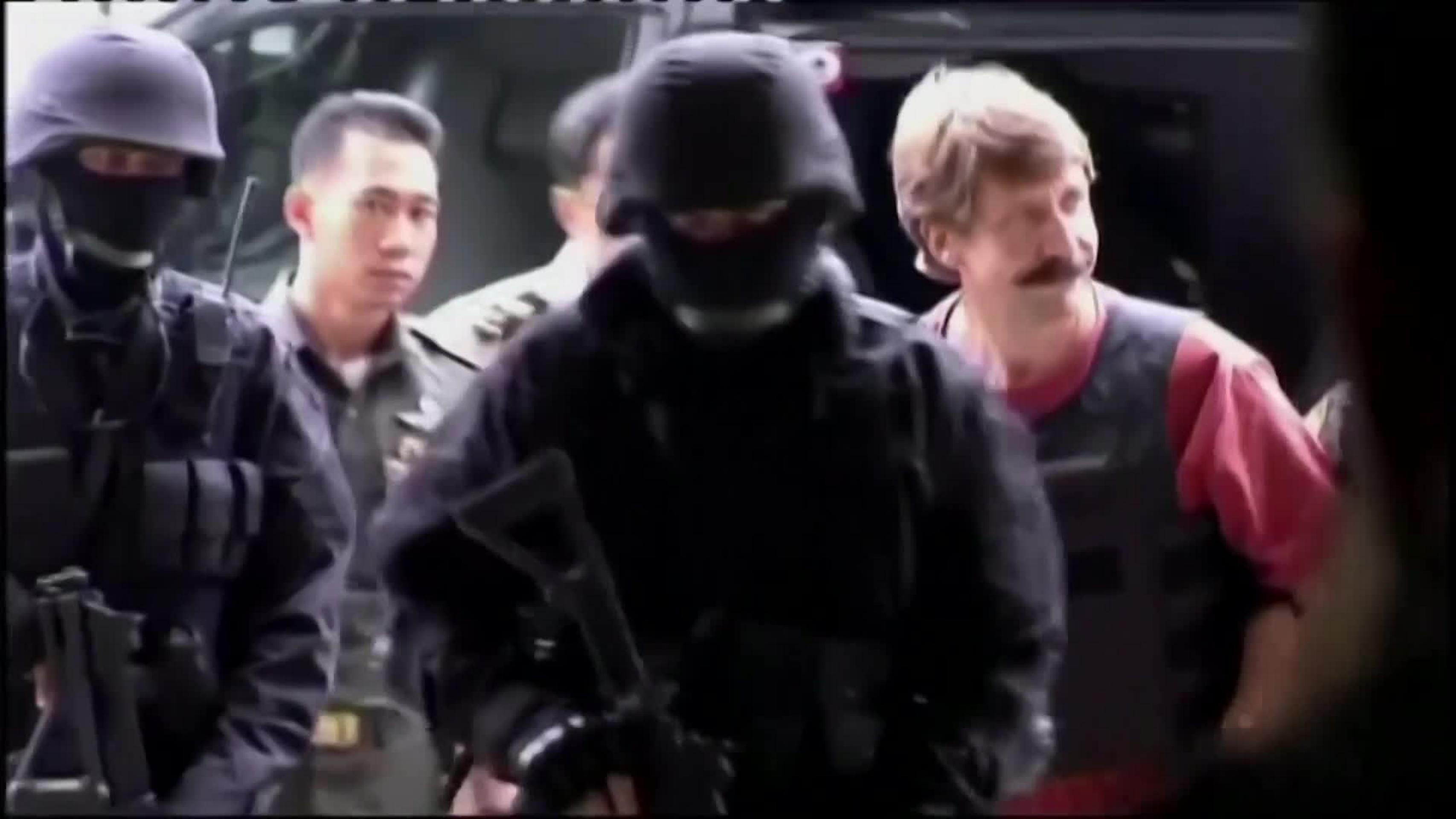 Viktor But počas presunu na letisko v Bangkoku, odkiaľ ho letecky previezli do USA.