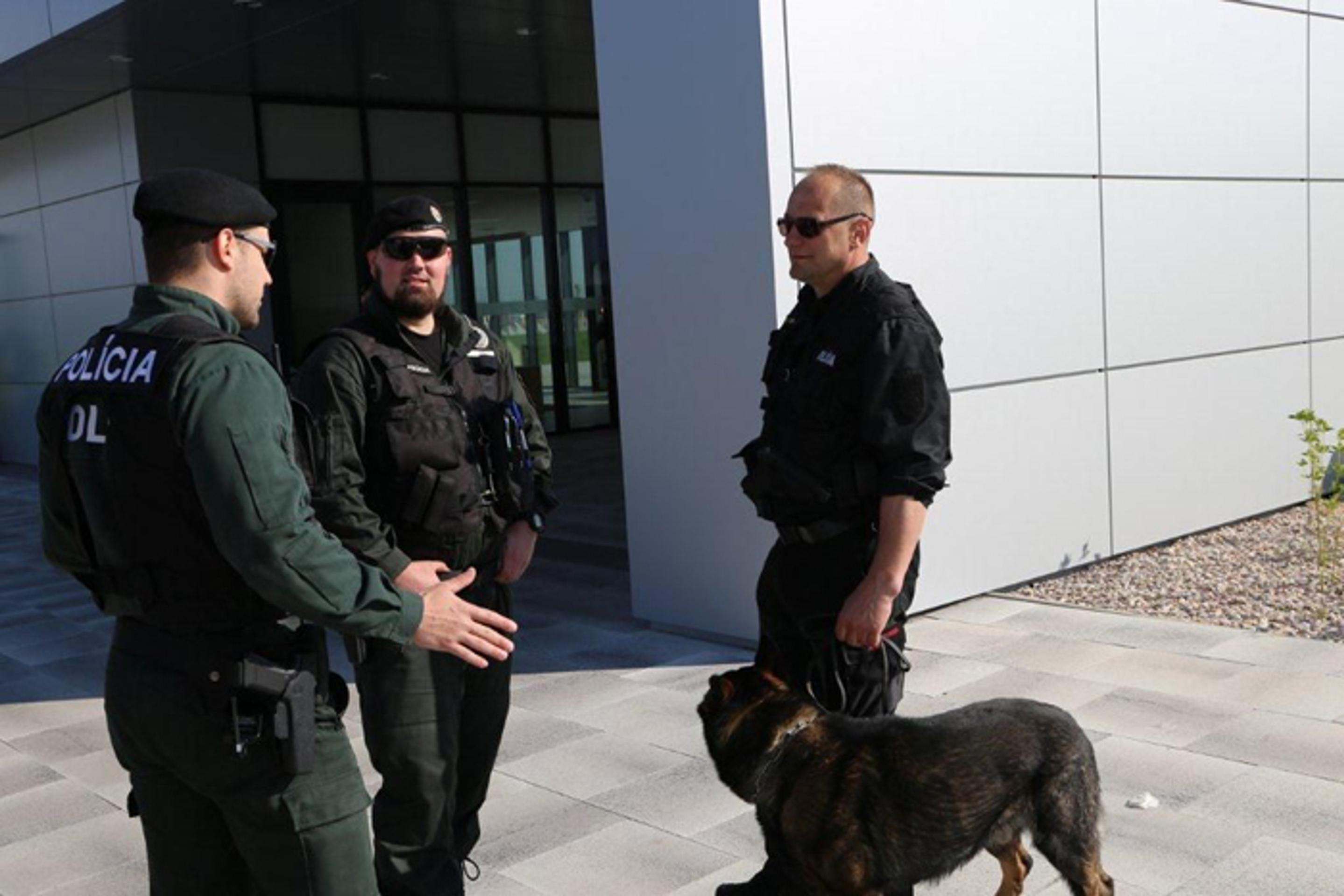 Otec_velkanocCHALANI_kompl.mp4