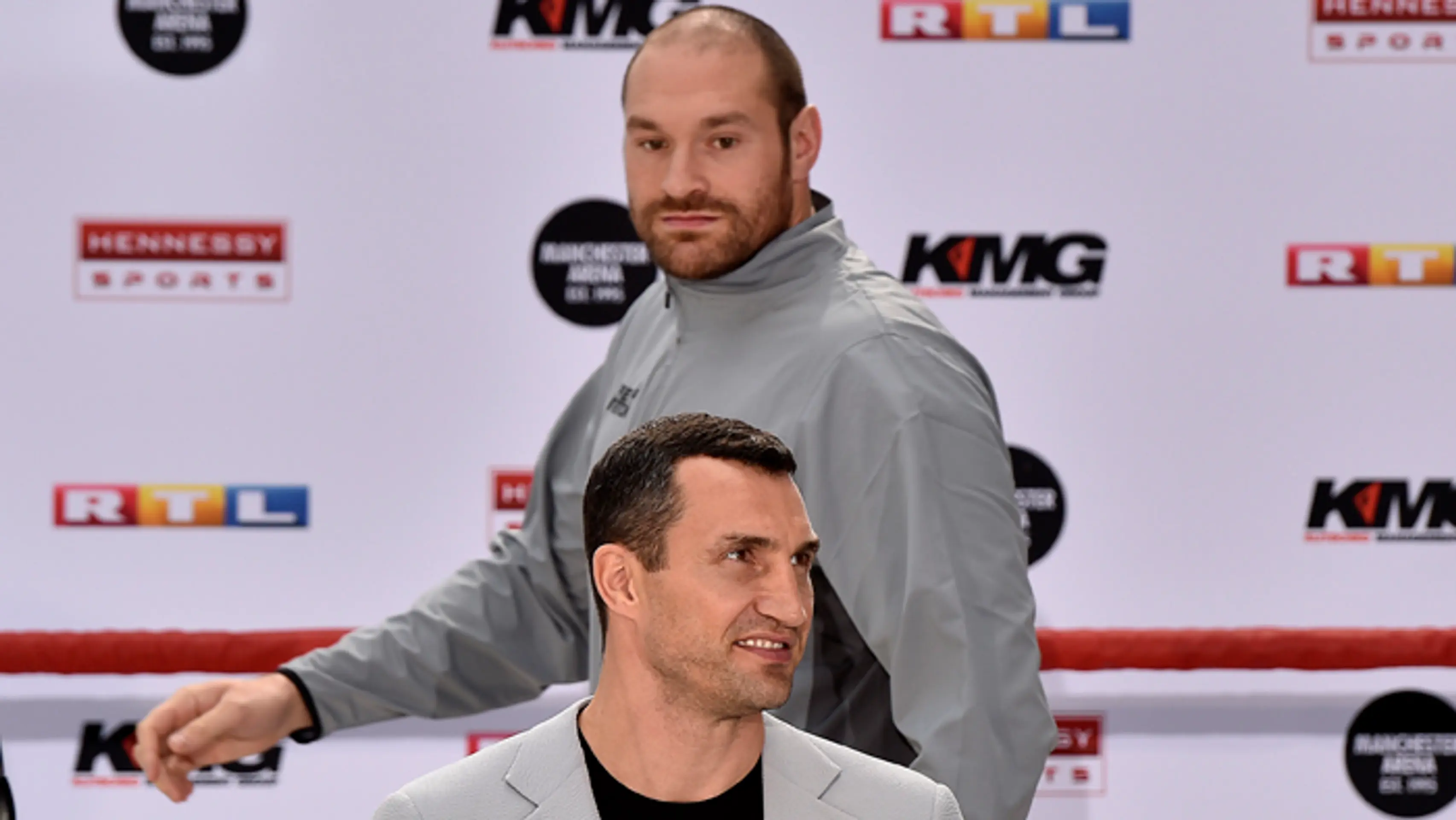 Tyson Fury a Vladimír Kličko na archívnej snímke.