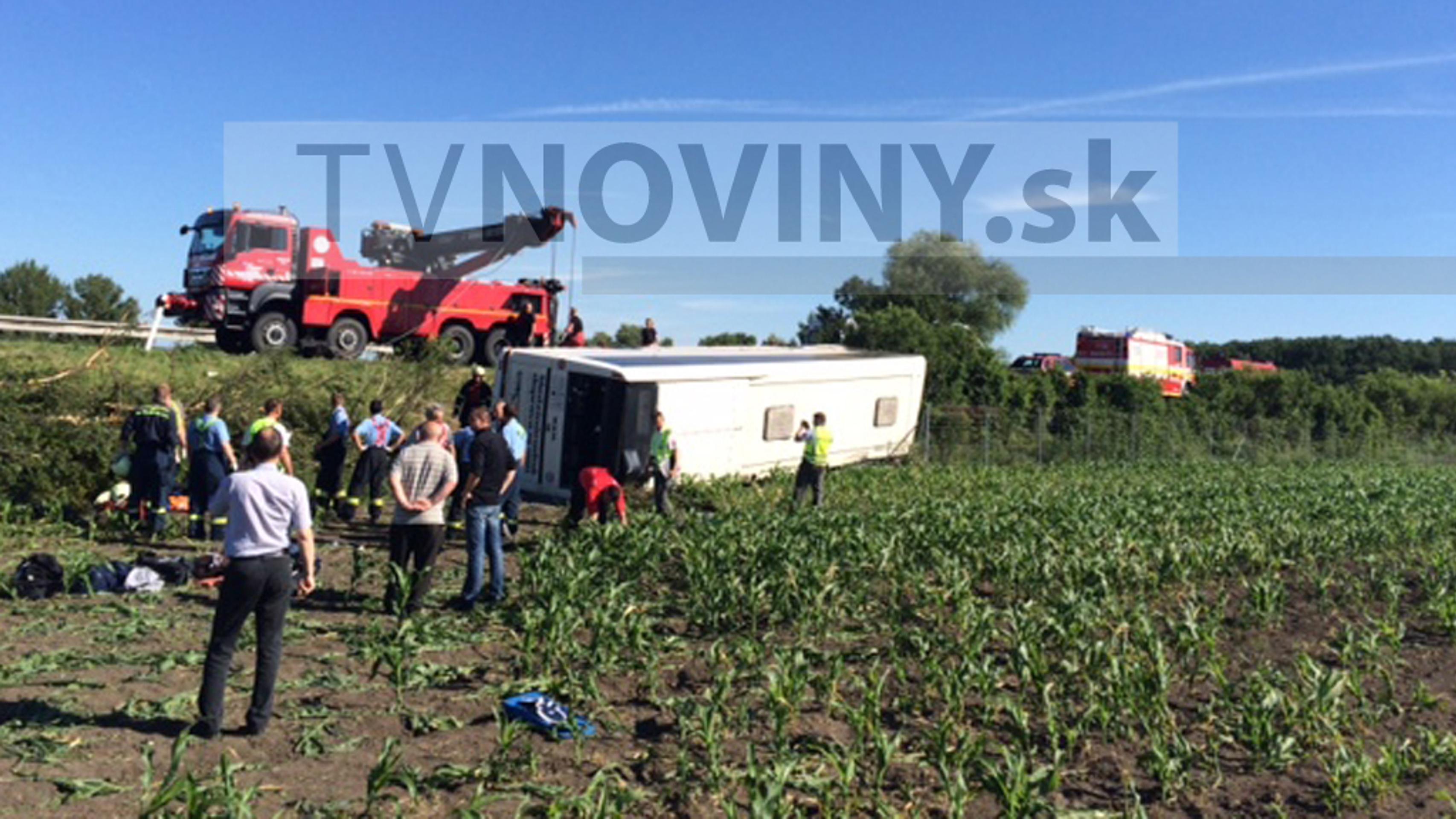 Nehoda autobusu pri Piešťanoch