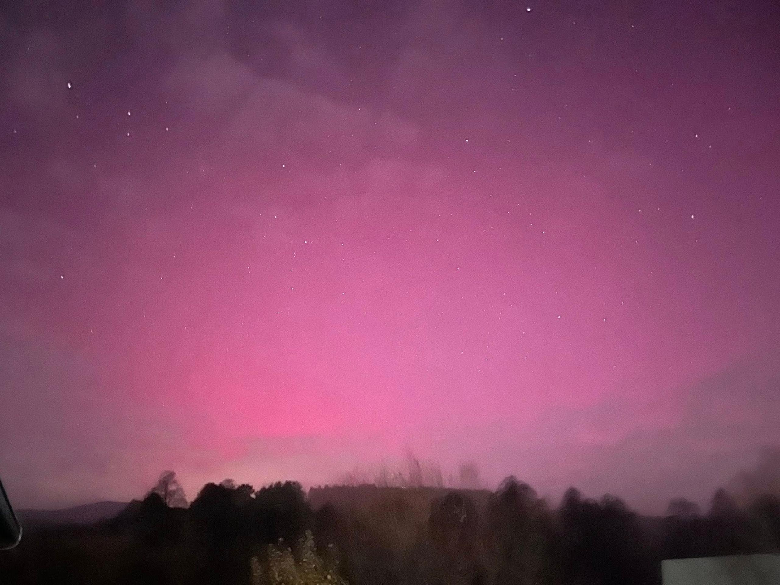 Snímka z obce Sádočné v Trenčianskom kraji zachytená o 5.12 hod.