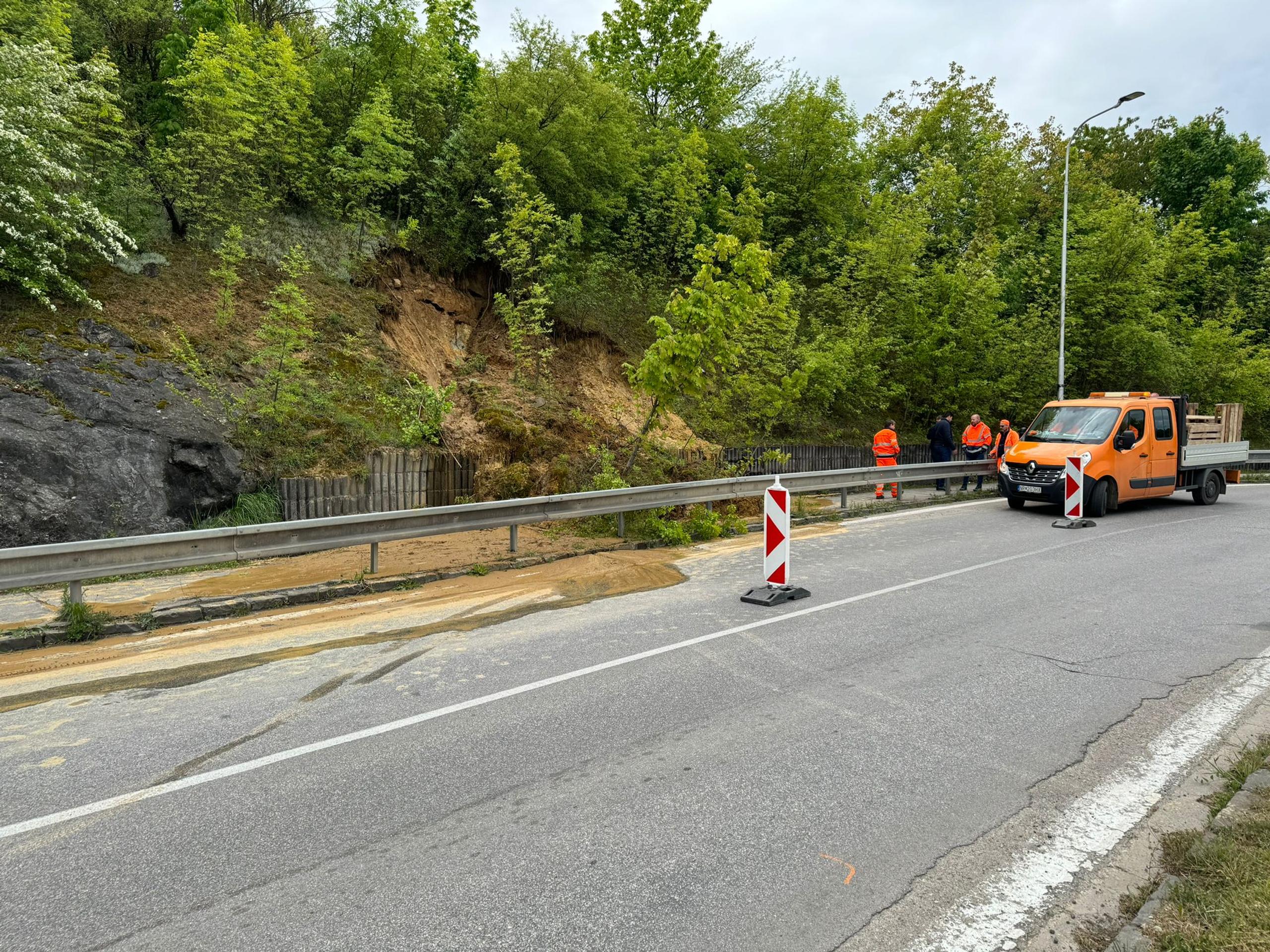 Zosunutý svah v Nitre.