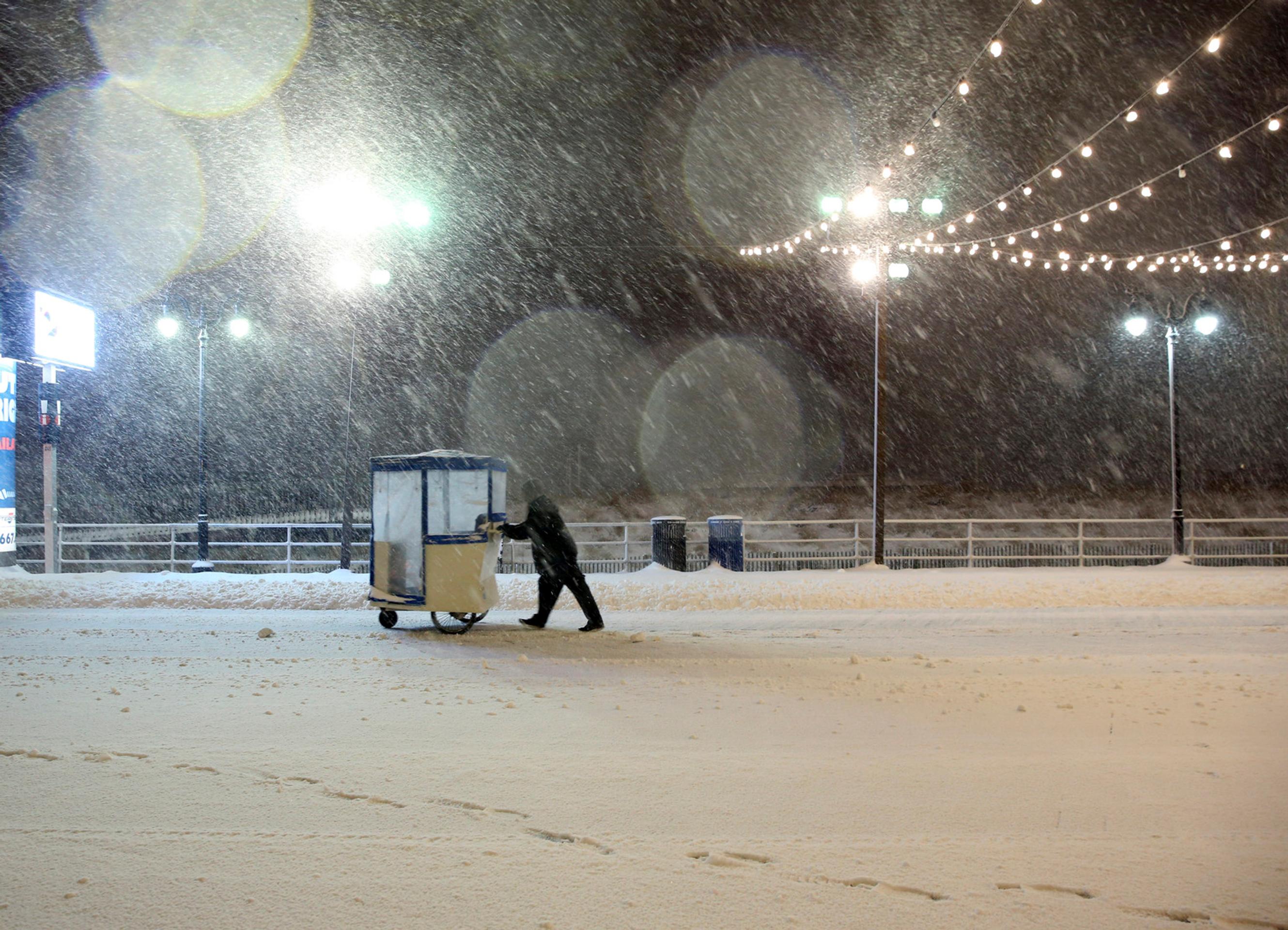 Severovýchod USA zasiahla silná snehová víchrica.