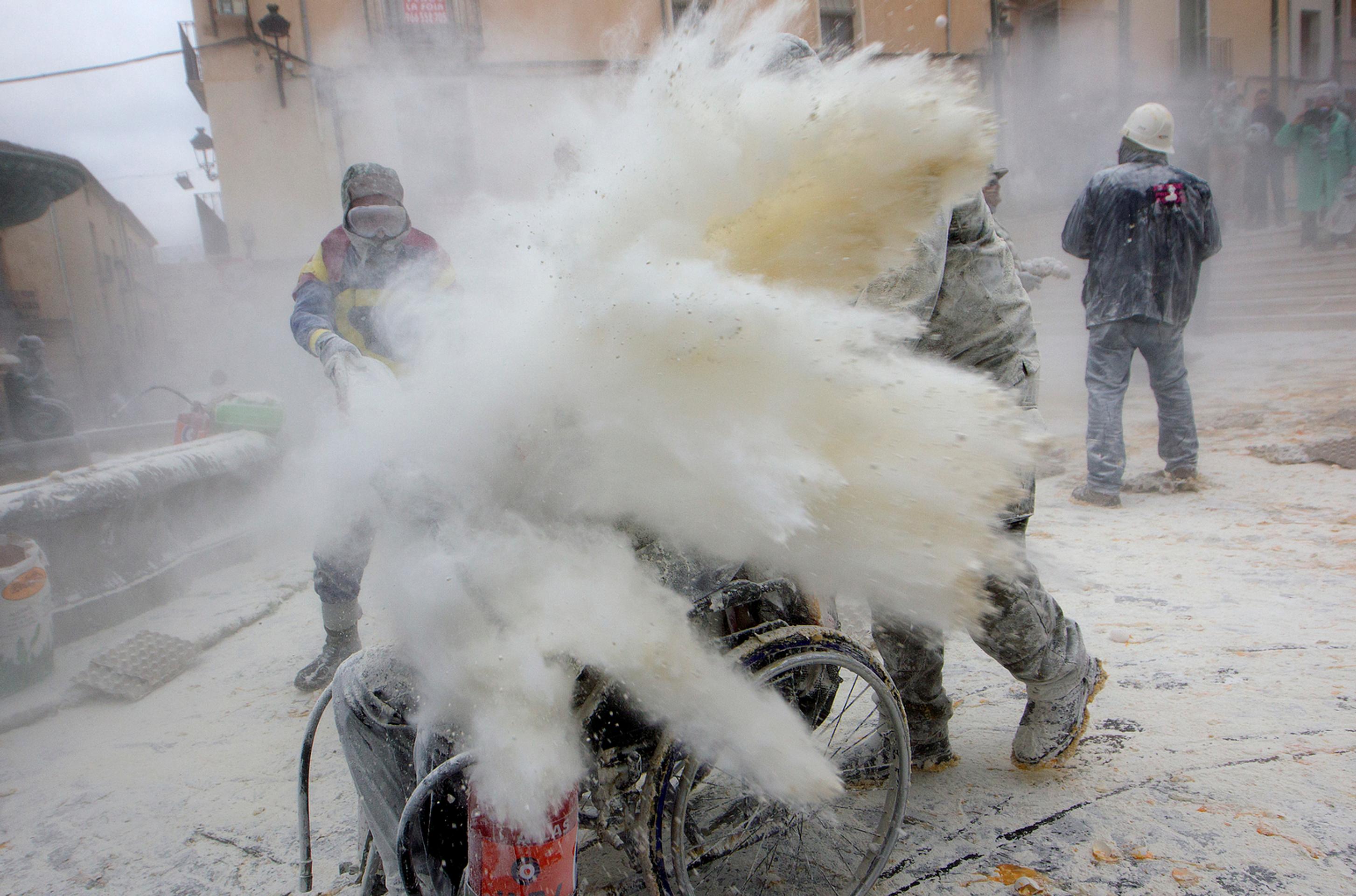 Polícia uzavrela celé námestie.