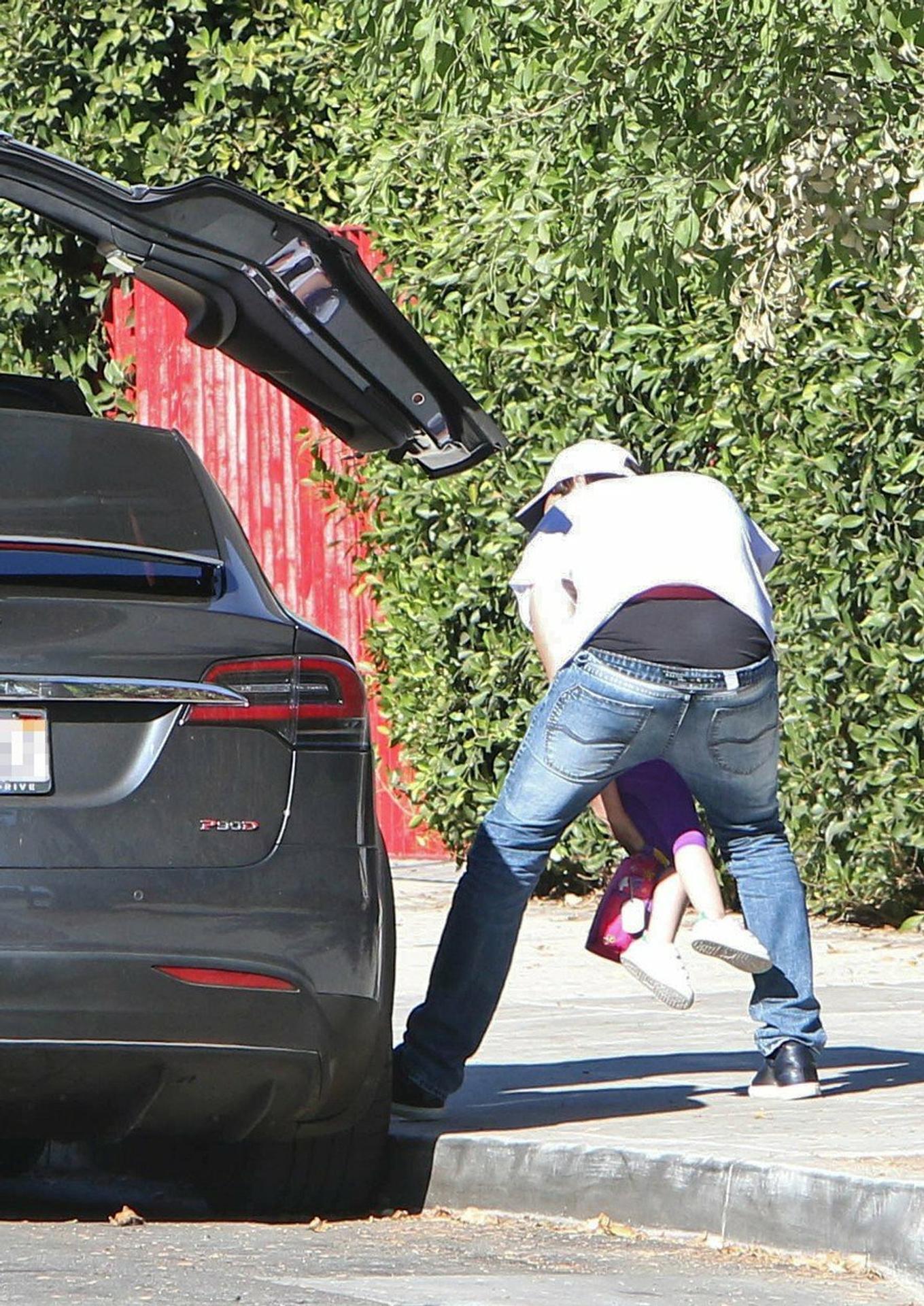 Ashtonovi Kutcherovi takmer spadli nohavice