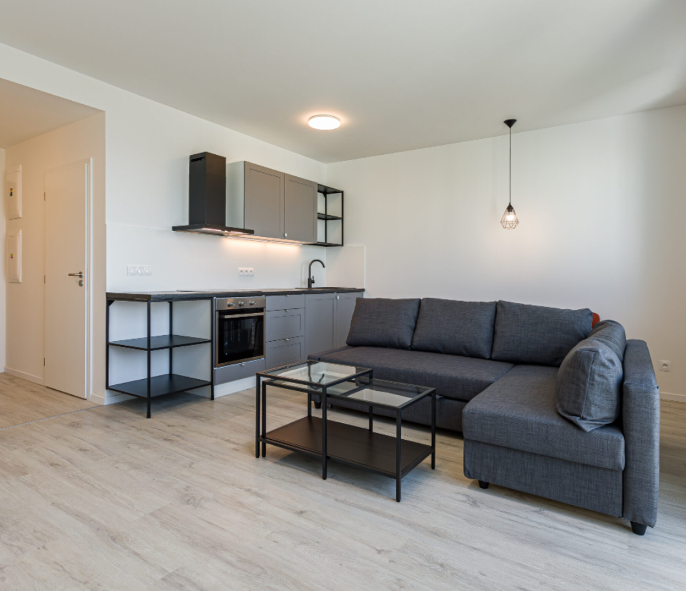 Jednoizbový byt na treťom poschodí za 421,83 eur mesačne bez energií.2