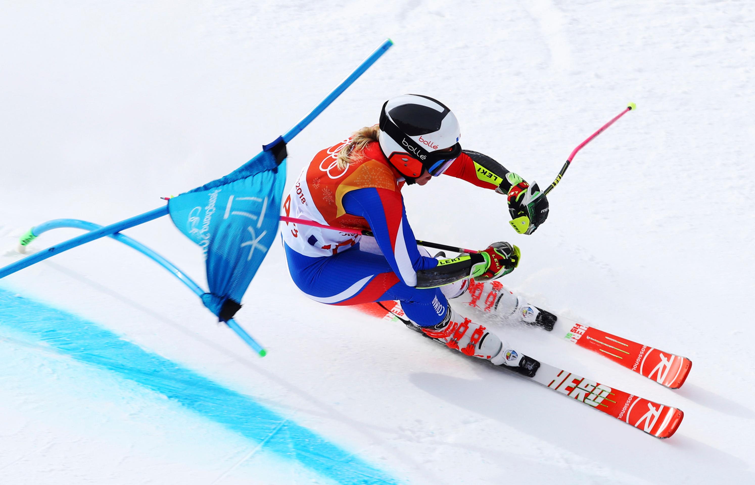 Lyžiarka Tessa Worleyová z Francúzska počas súťaže tímov na ZOH 2018.