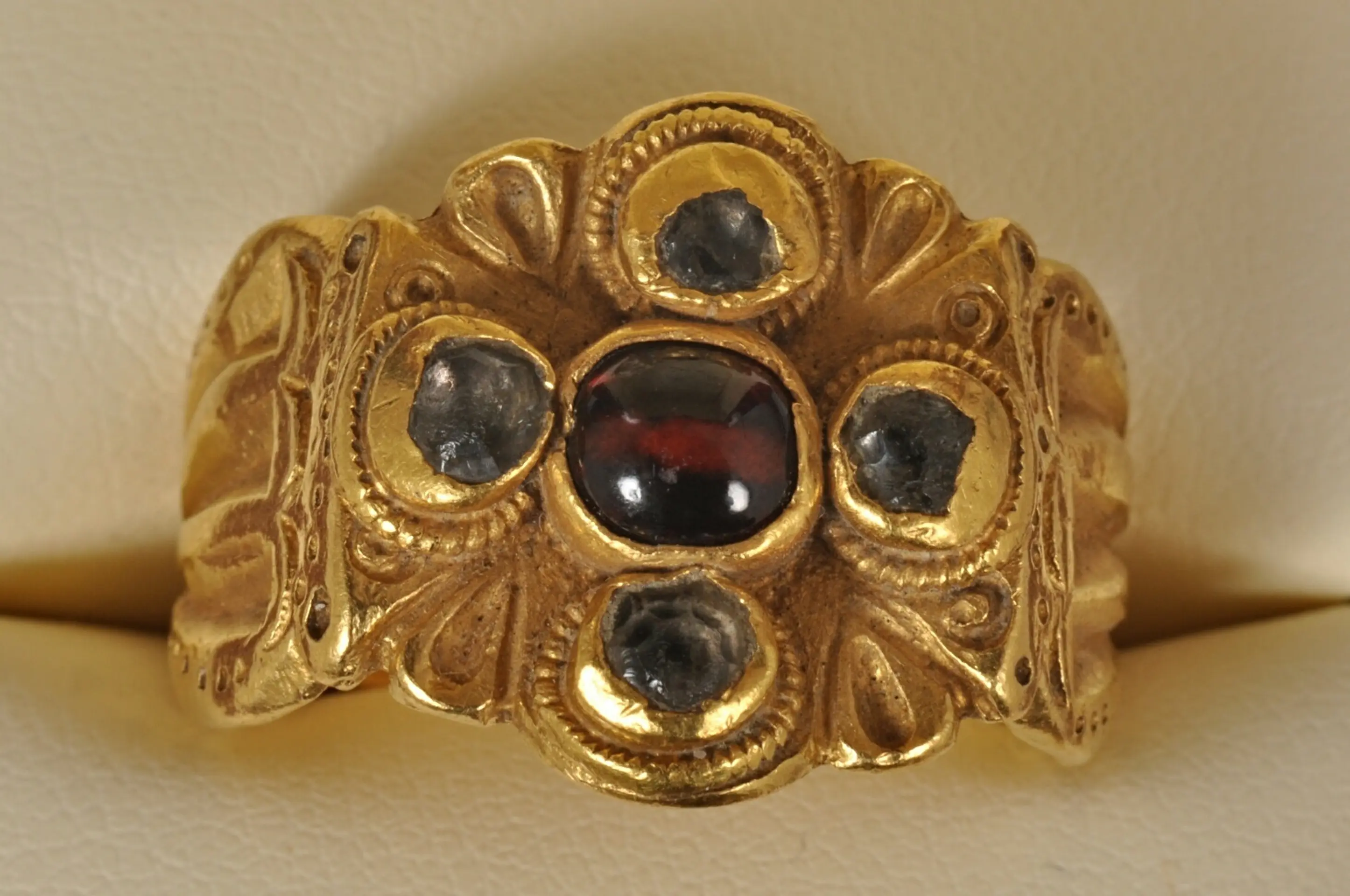 1800 rokov starý prsteň