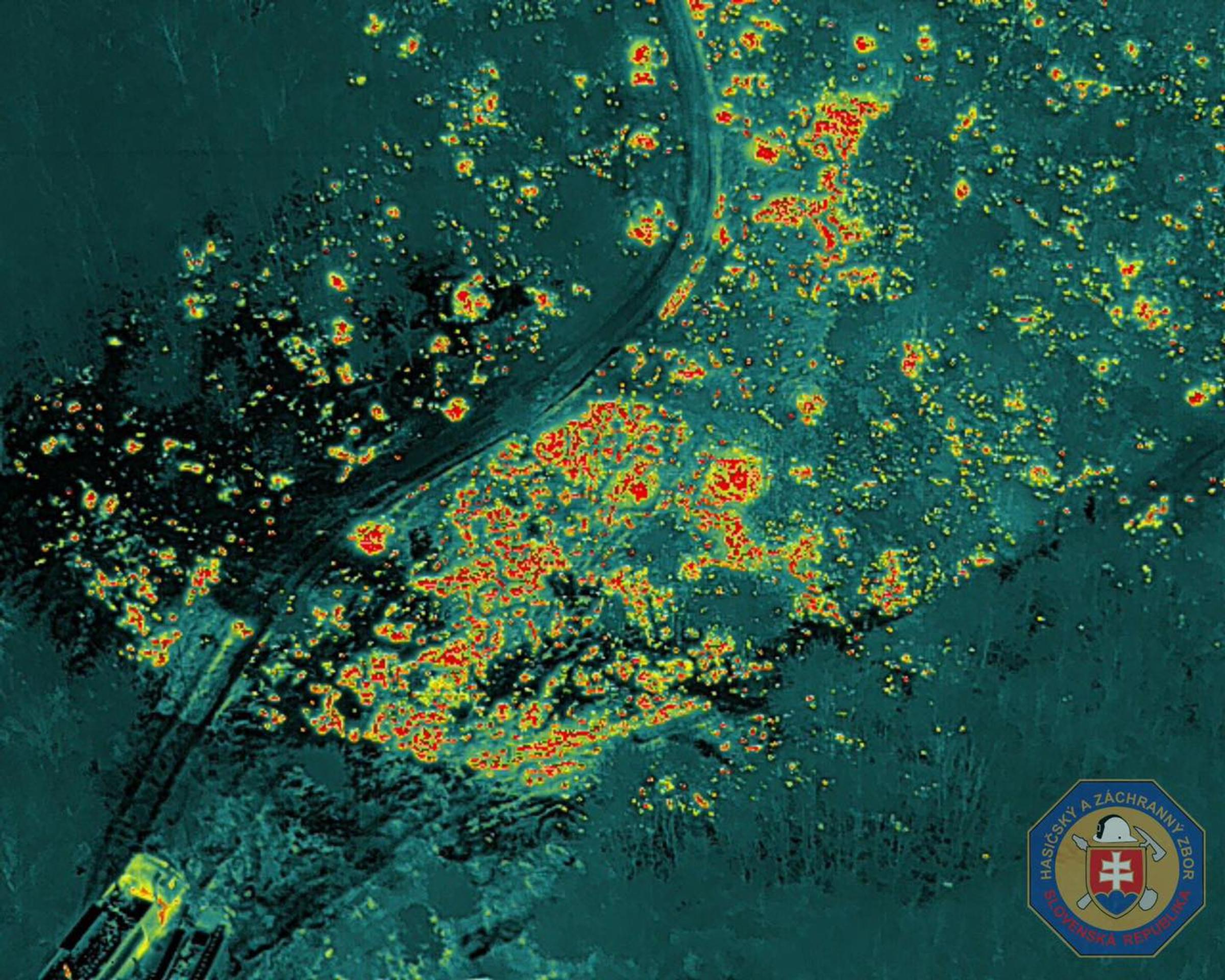 Zásah hasičov pri požiari na Bielom kríži