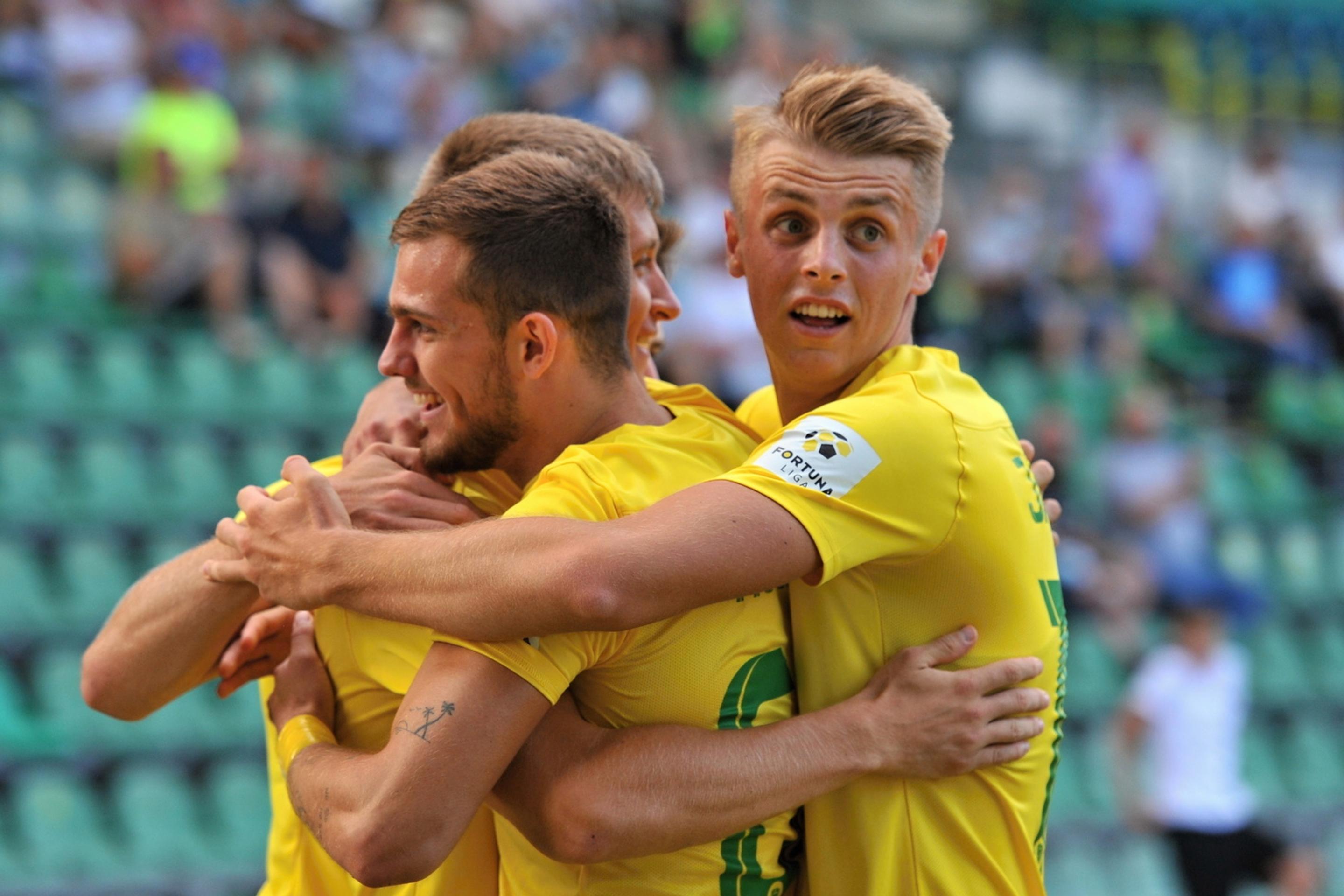 Na snímke radosť futbalistov Žiliny z gólu do siete Serede.