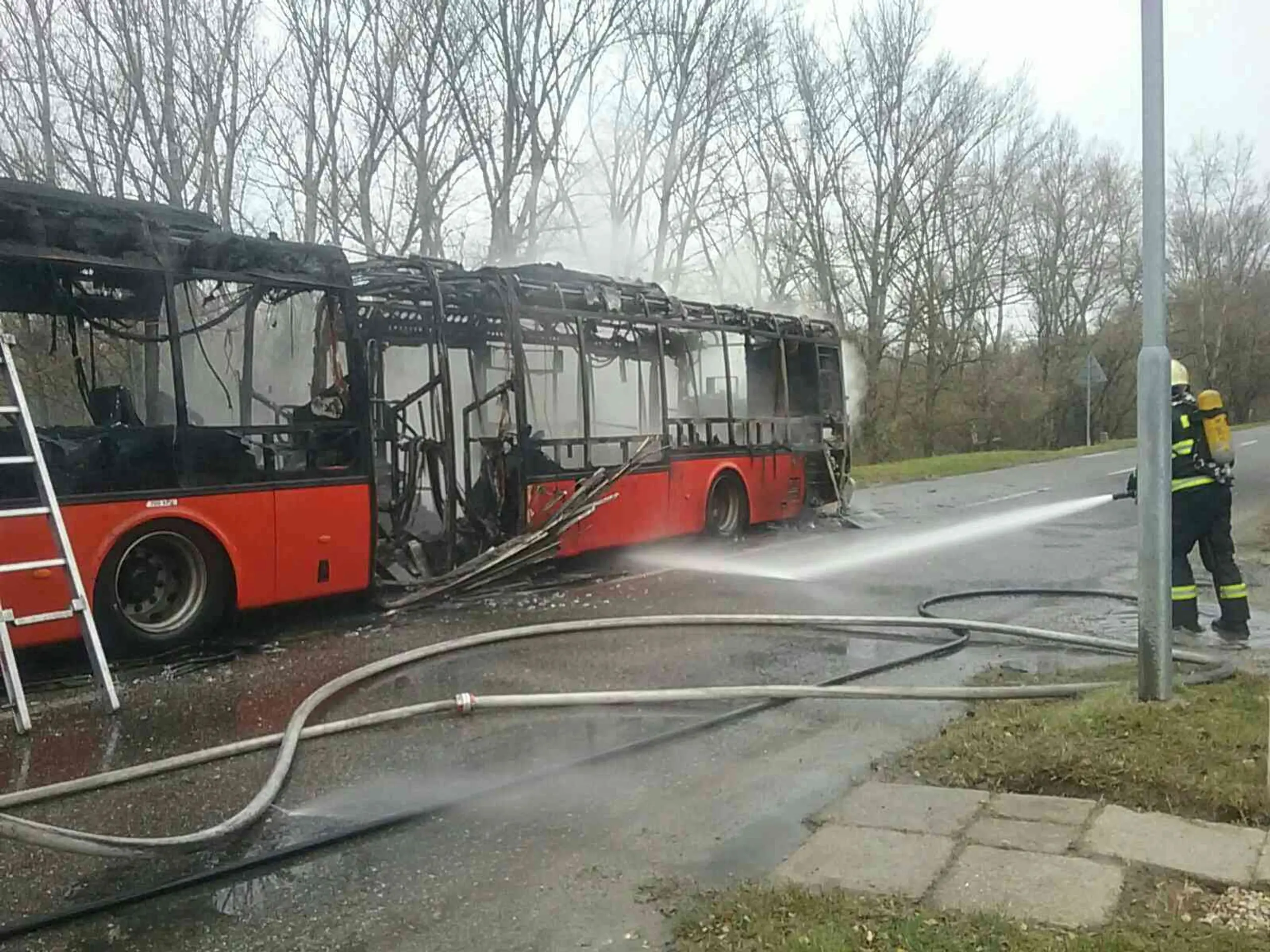 Požiar autobusu MHD v Bratislave.