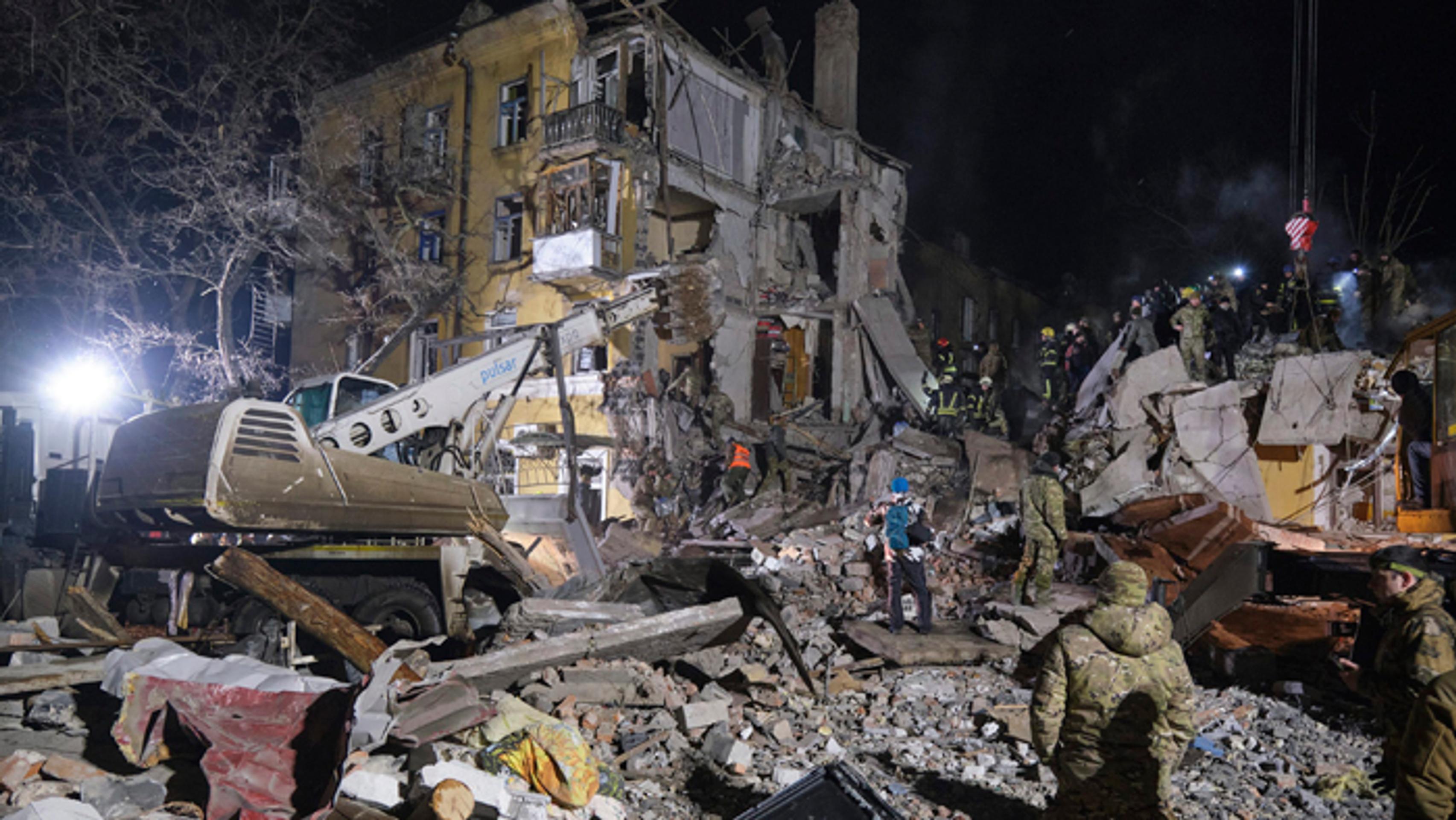 Ruská raketa zničila obytný dom v Kramatorsku.