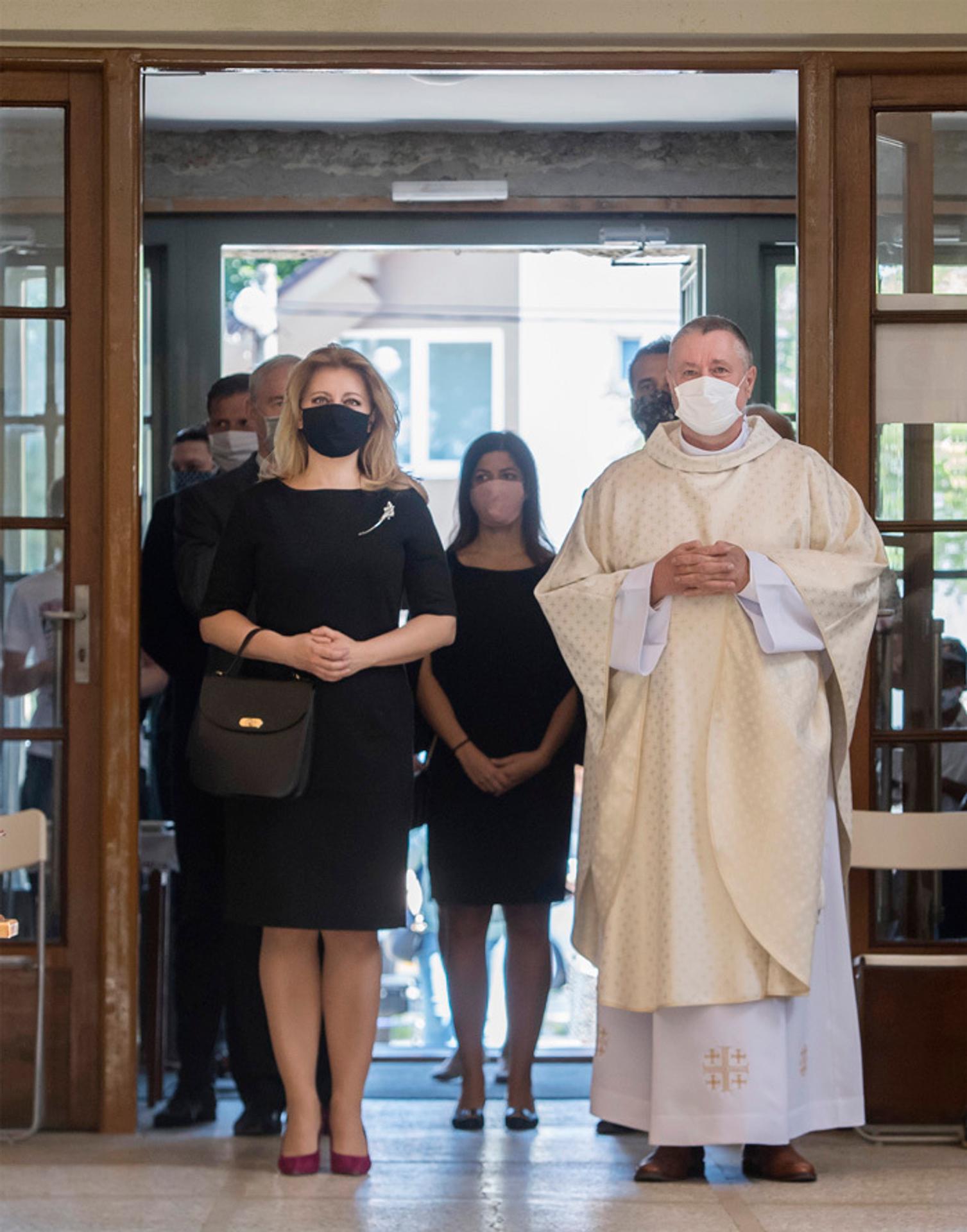 Prezidentka Zuzana Čaputová na omši v Kostole sv. Margity pri príležitosti sviatku sv. Cyrila a Metoda.