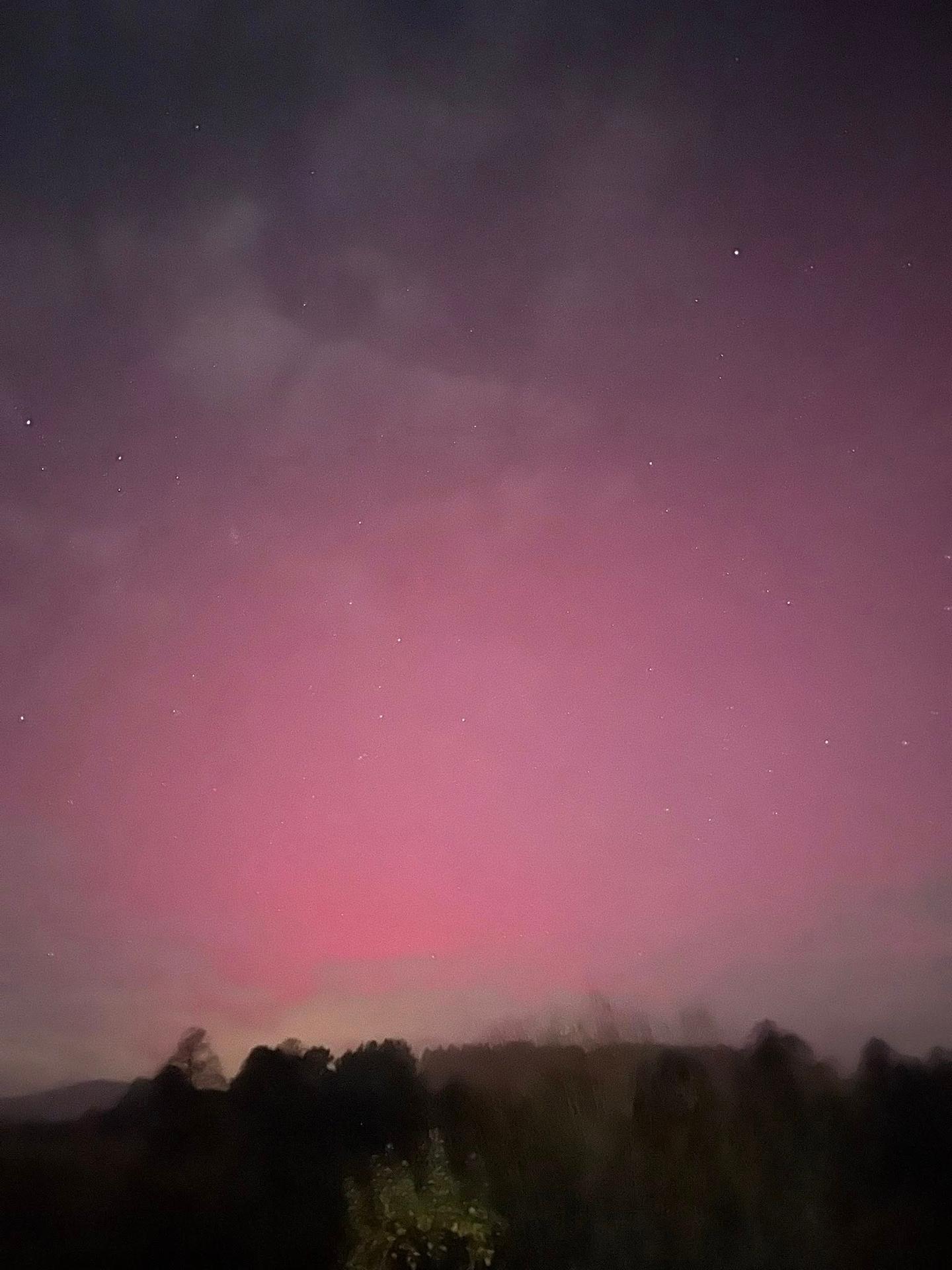 Snímka z obce Sádočné v Trenčianskom kraji zachytená o 5.12 hod.