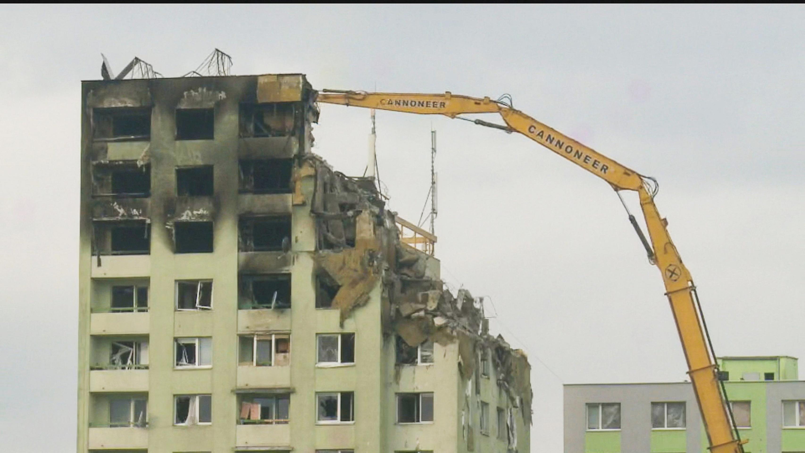 Na archívnej snímke z 20. apríla 2013 bývalý pakistanský prezident Parvíz Mušarraf prichádza na súd v Islamabáde..jpg