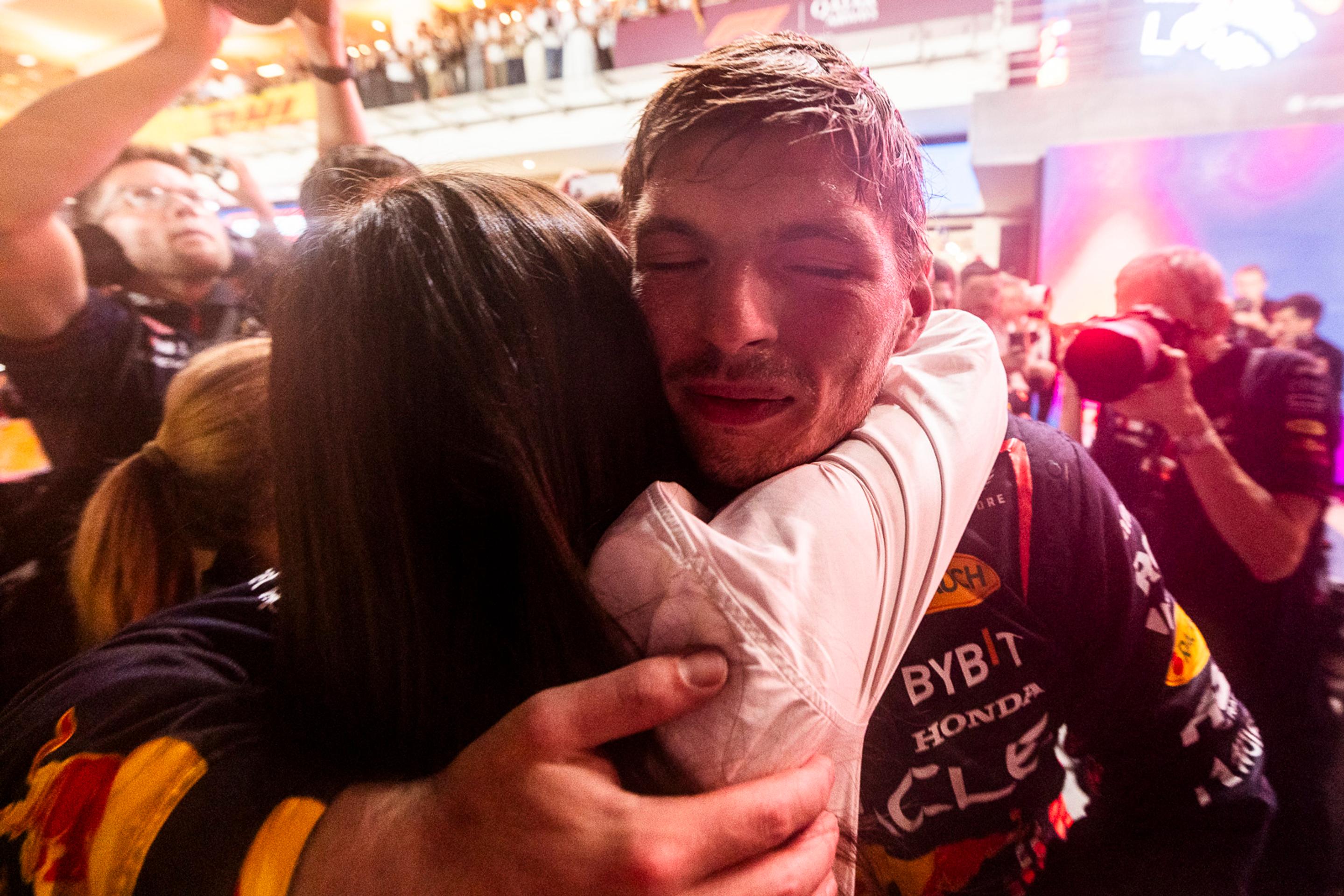 Max Verstappen oslavoval titul majstra sveta s najbližšími.