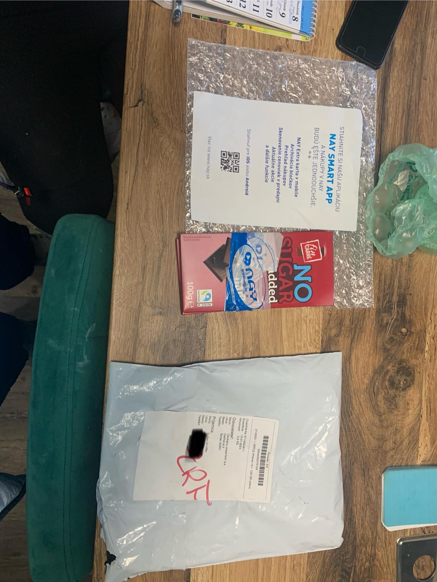 Takto balíček vyzeral.