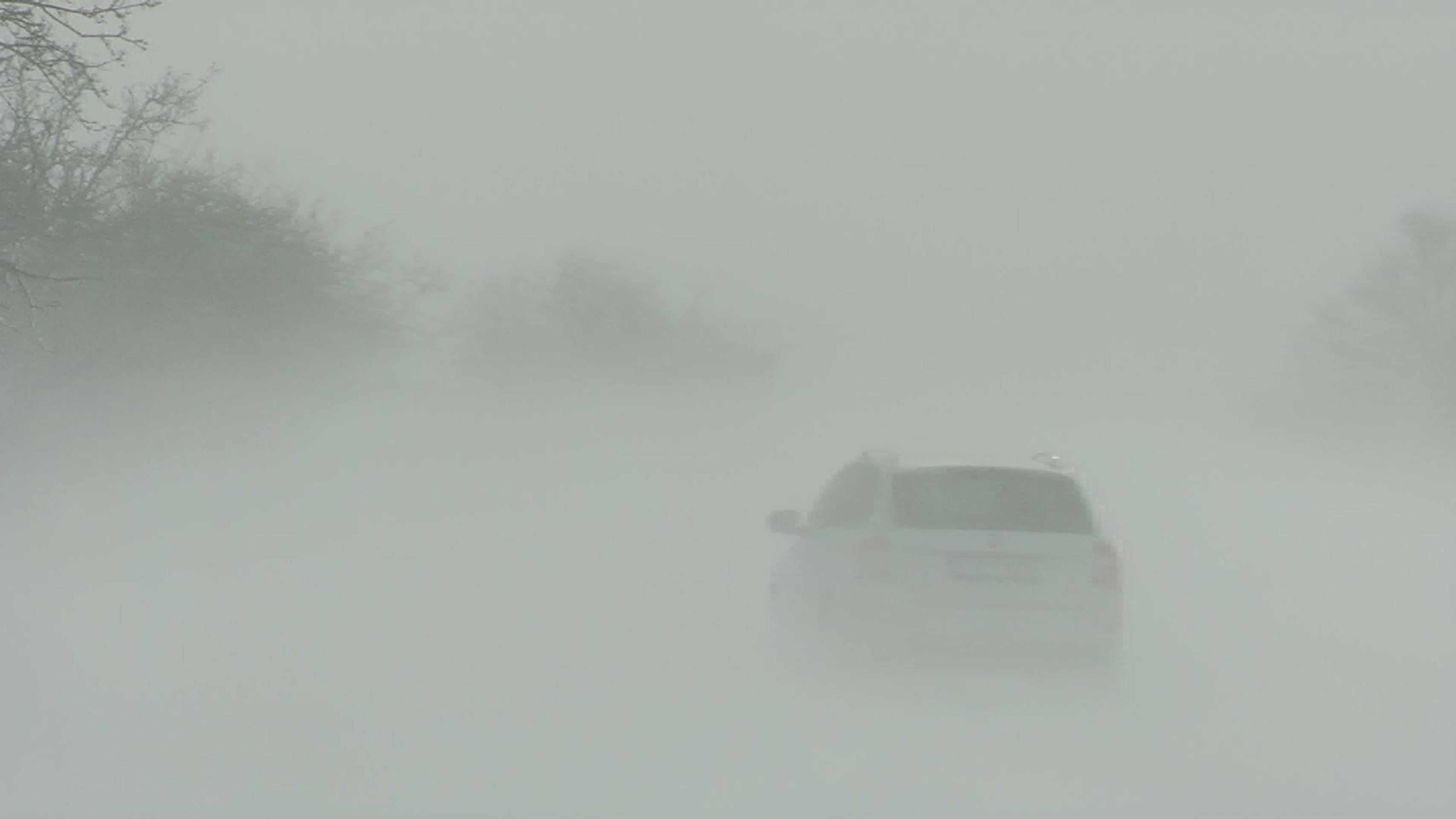 Fujavica na cestách v okolí Popradu 