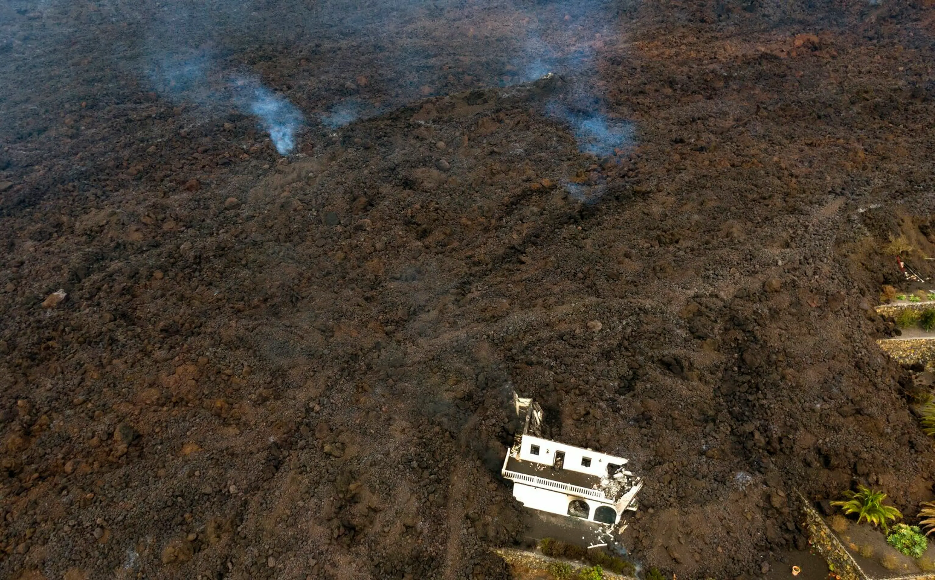 Láva pohlcuje domy na ostrove La Palma