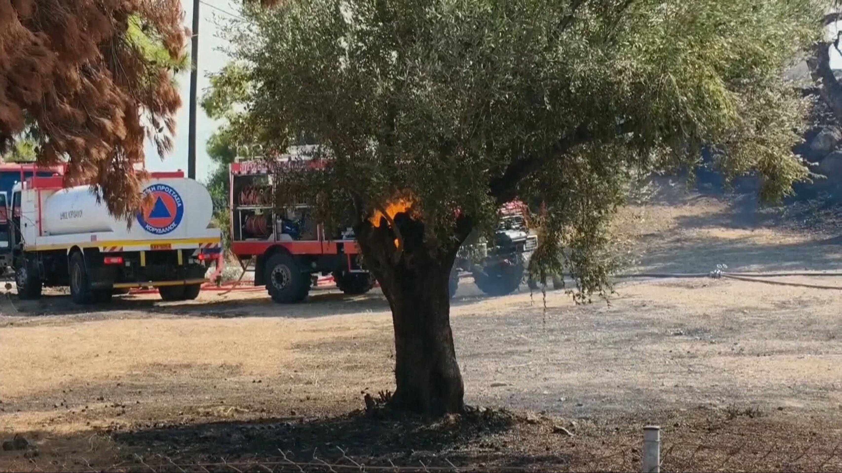 Požiar na gréckom ostrove Salamina