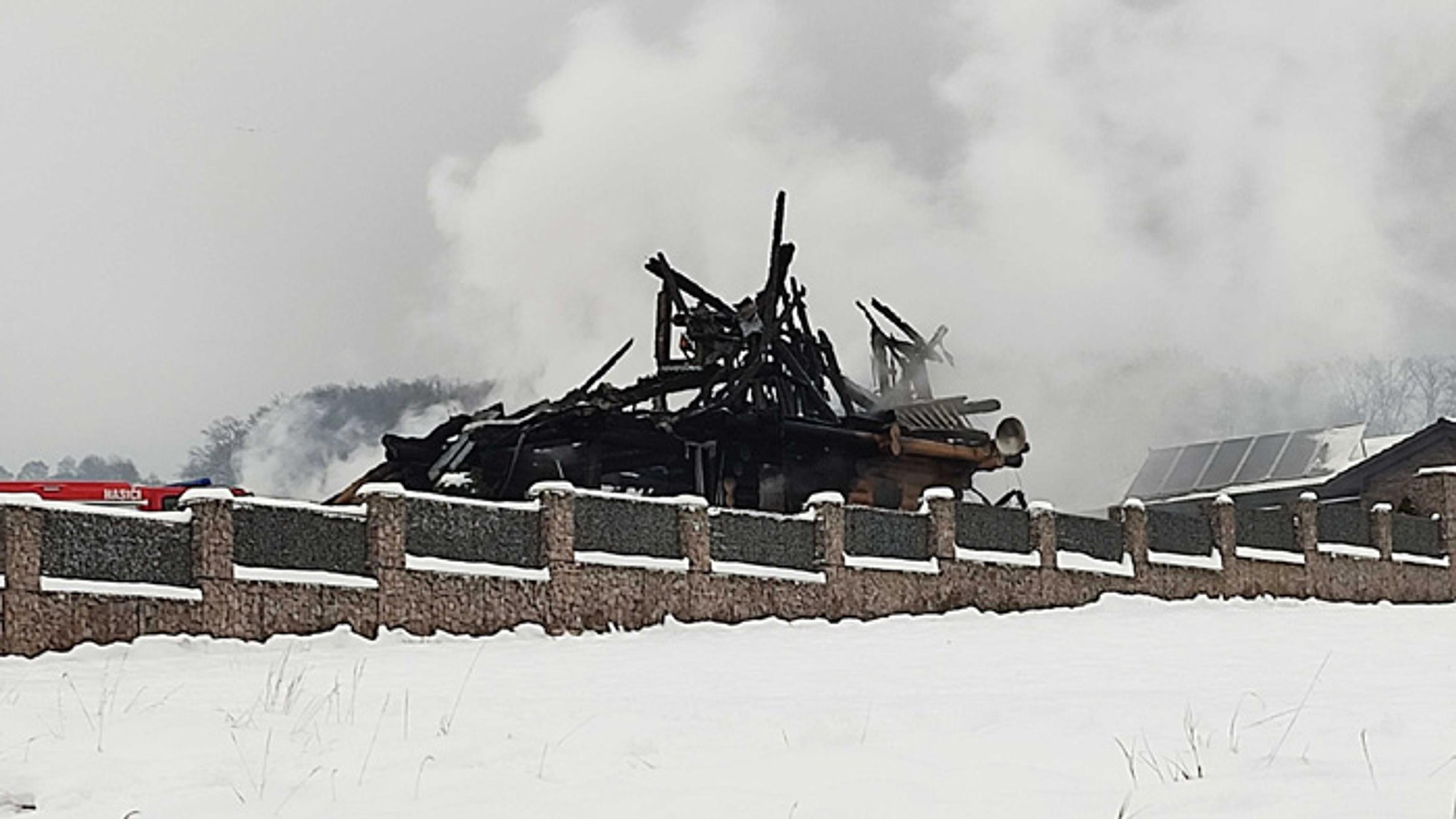 Stanislavovi Šestákovi zhorel dom.