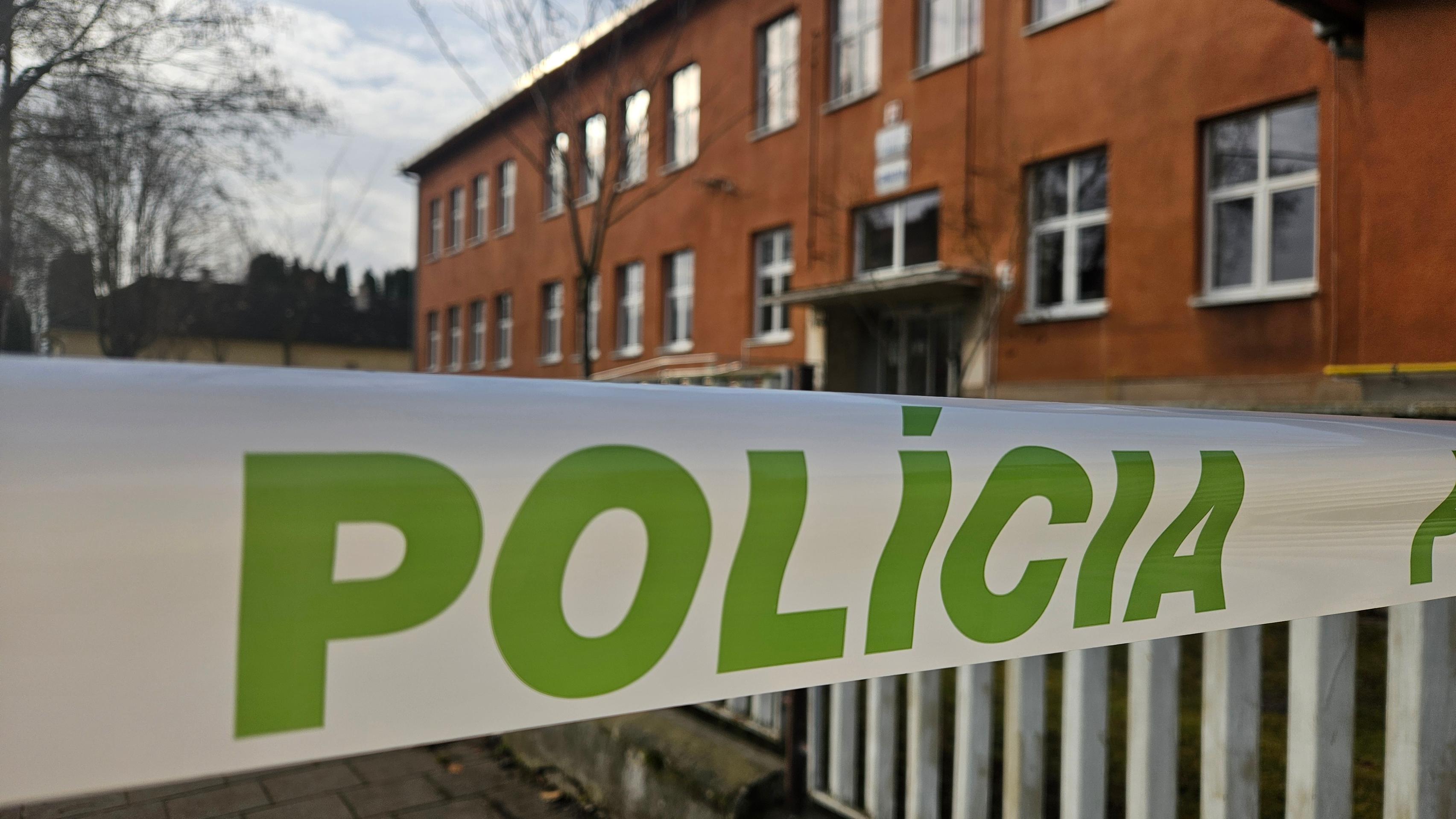 Polícia sa vracia na miesto tragédie.