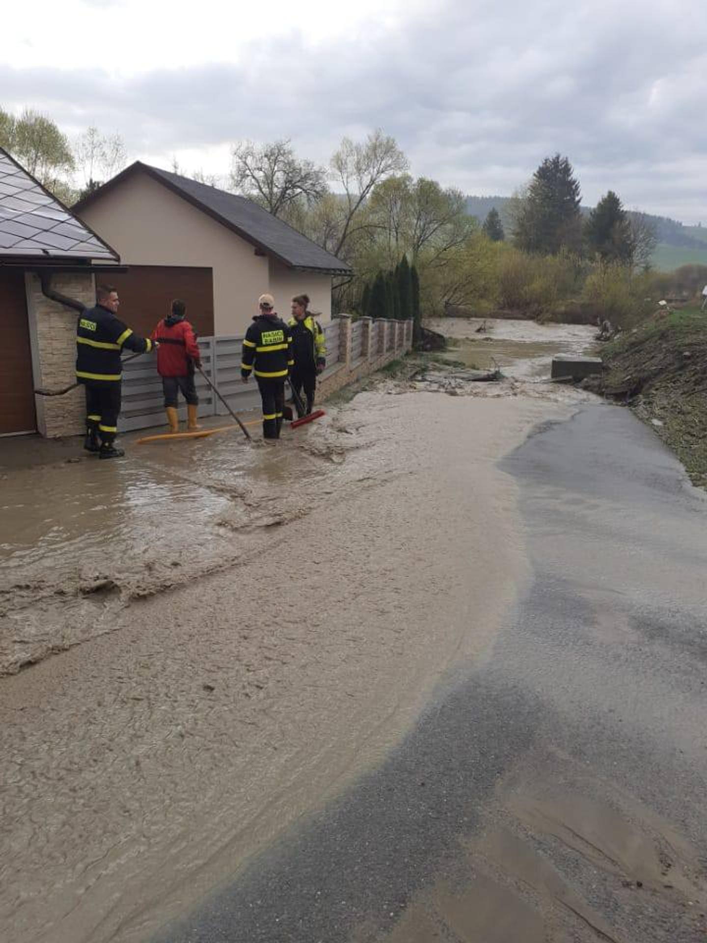 Povodeň v obci Babín
