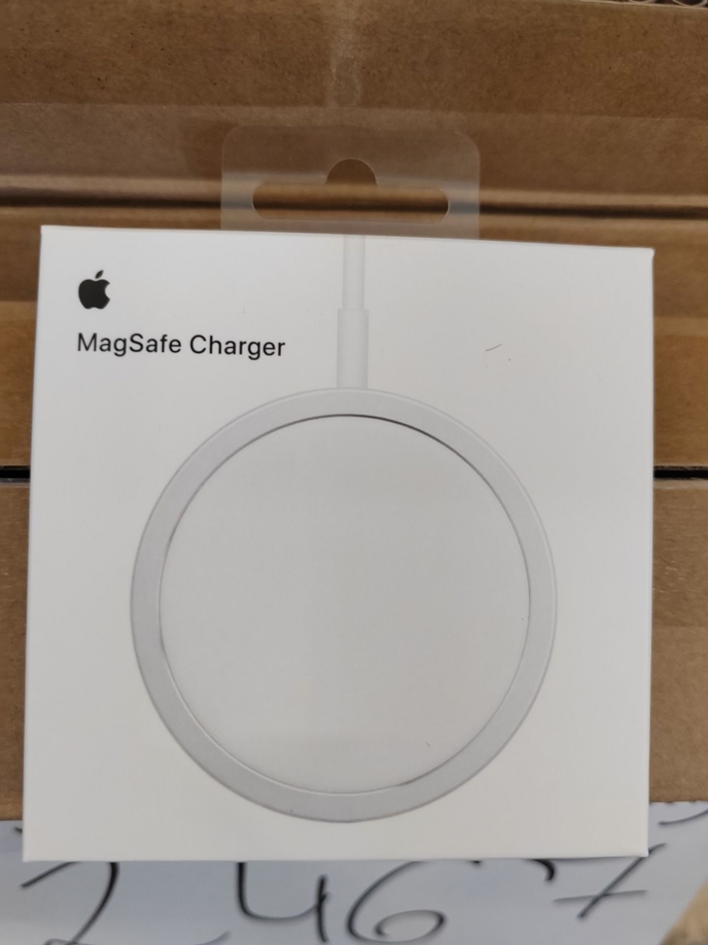 Finančná spáva SR zaistila vyše 15-tisíc falzifikátov príslušenstva Apple