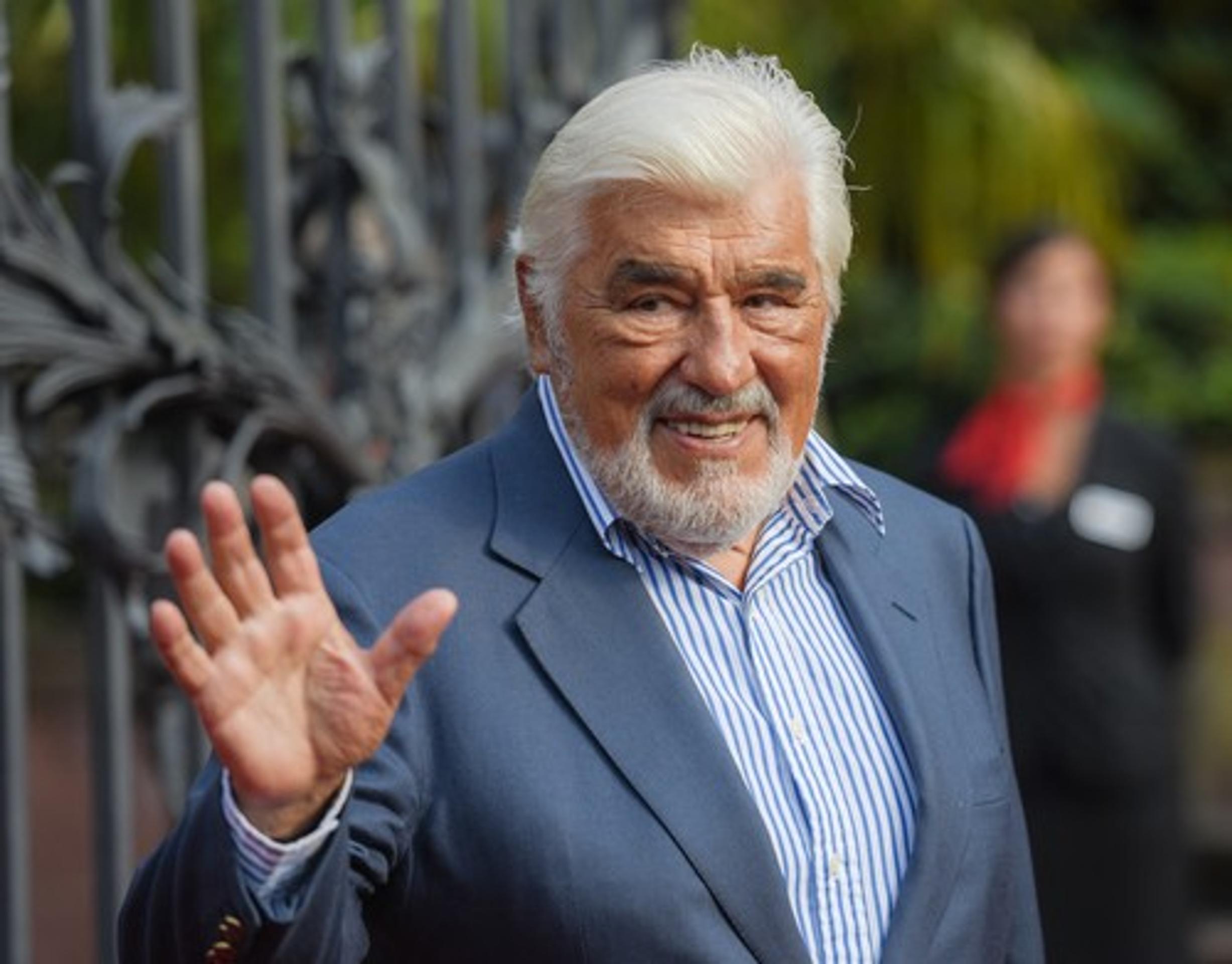 Herec Mario Adorf sa zúčastnil premiéry festivalu Nibelungen vo Wormse v Nemecku 15. júla 2016.