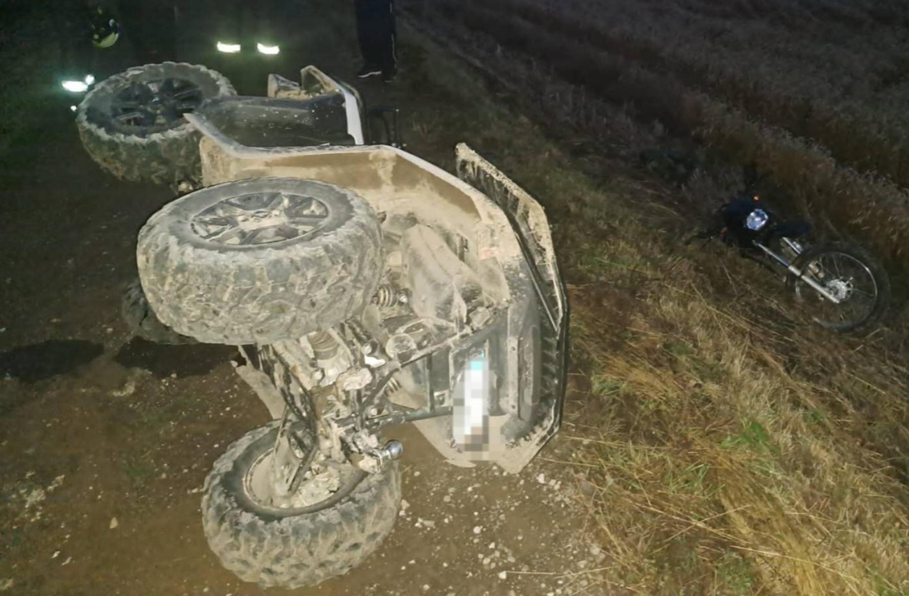 Zrážka motocykla so štvorkolkou.