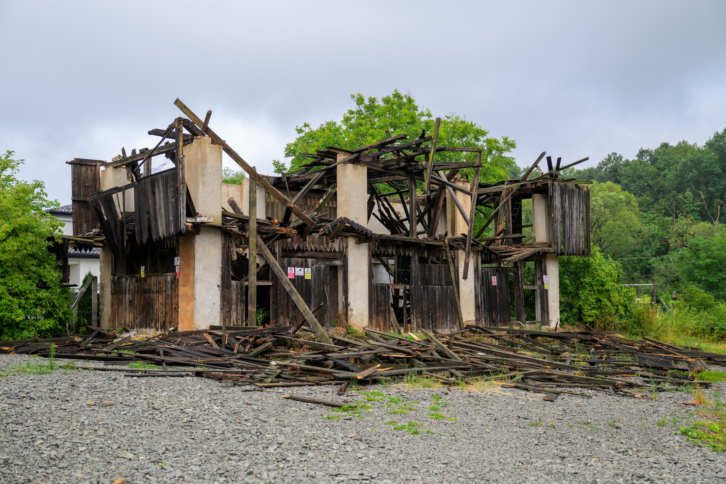 Silný vietor zničil sušiareň liečivých rastlín v Hanušovciach nad Topľou