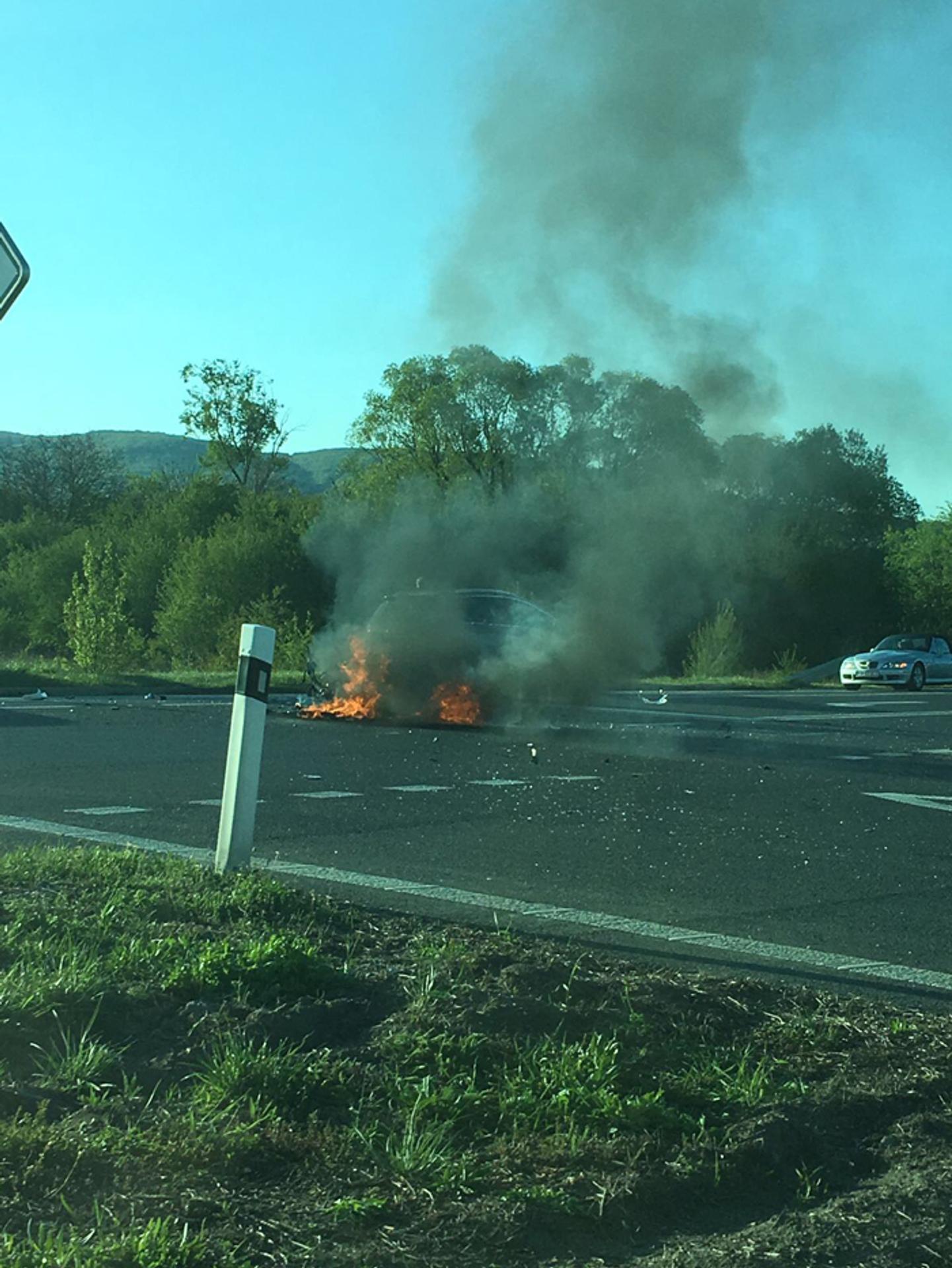 Nehoda motorkára, ktorému začal stroj na D4 pri Stupave horieť.