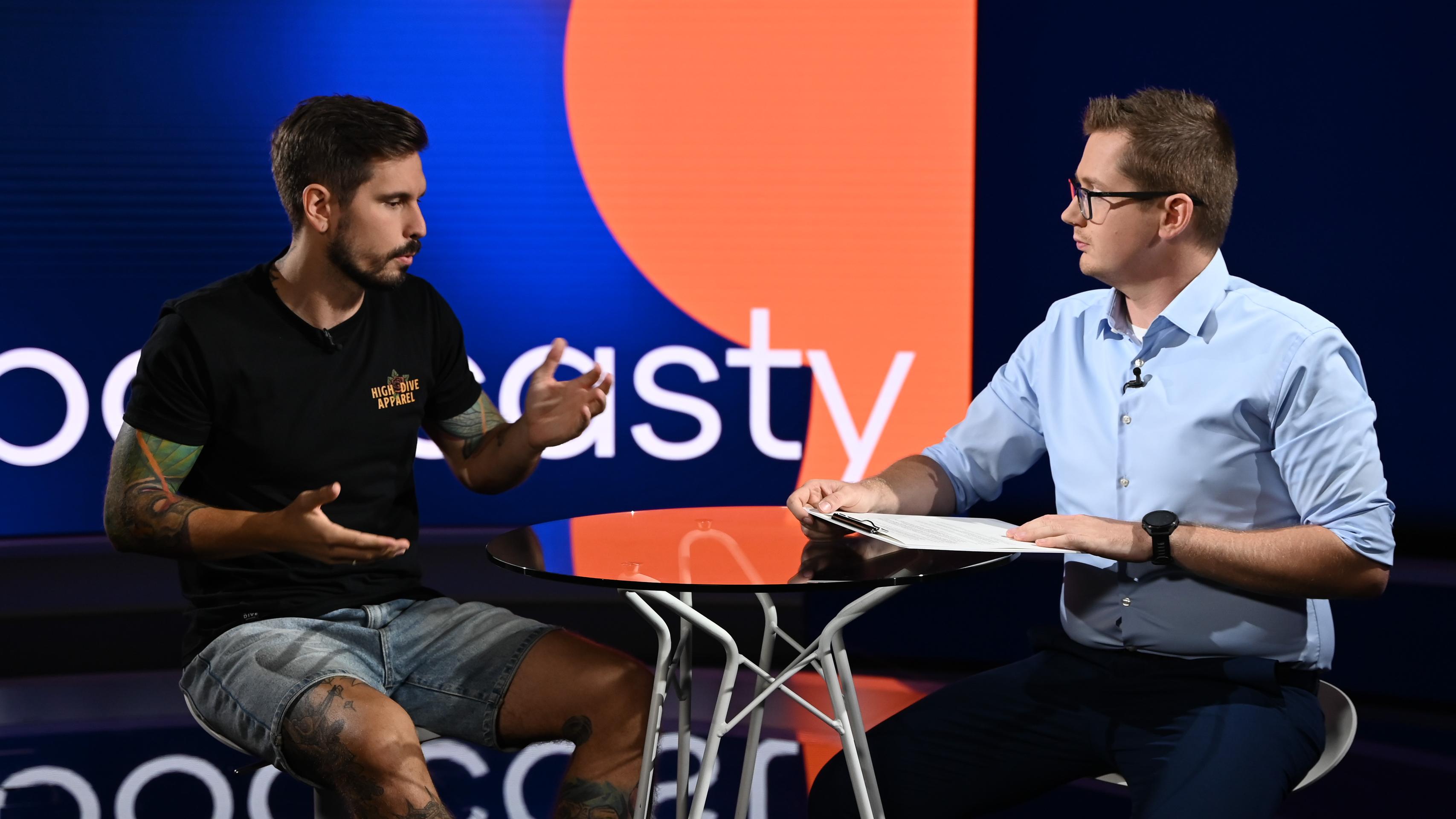 Komik Jakub Zitron Ťapák v Cirkus Politikus s Martinom Prôčkom.