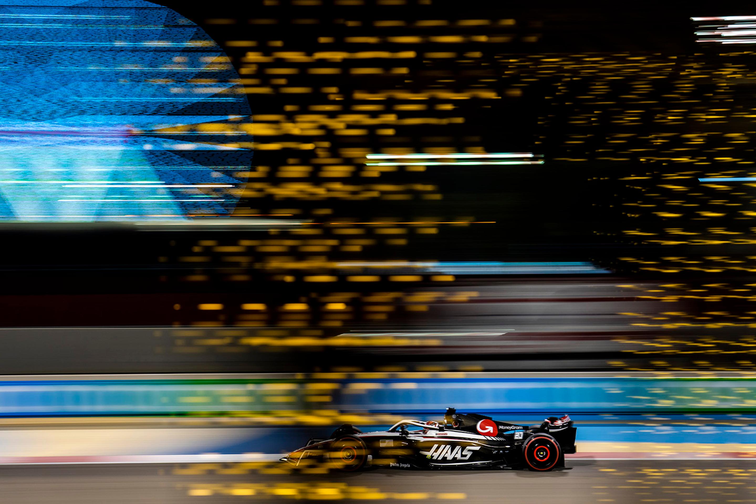 Kevin Magnussen z tímu Haas