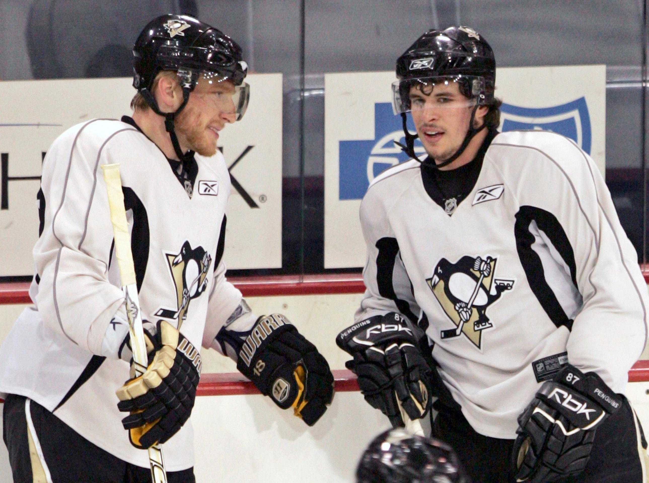 V roku 2008 zvýšil Marián Hossa šancu na svoj prvý Stanley Cup vytvorením dua so Sidney Crosbym v Pittsburghu. Nevyšlo to, vo fi