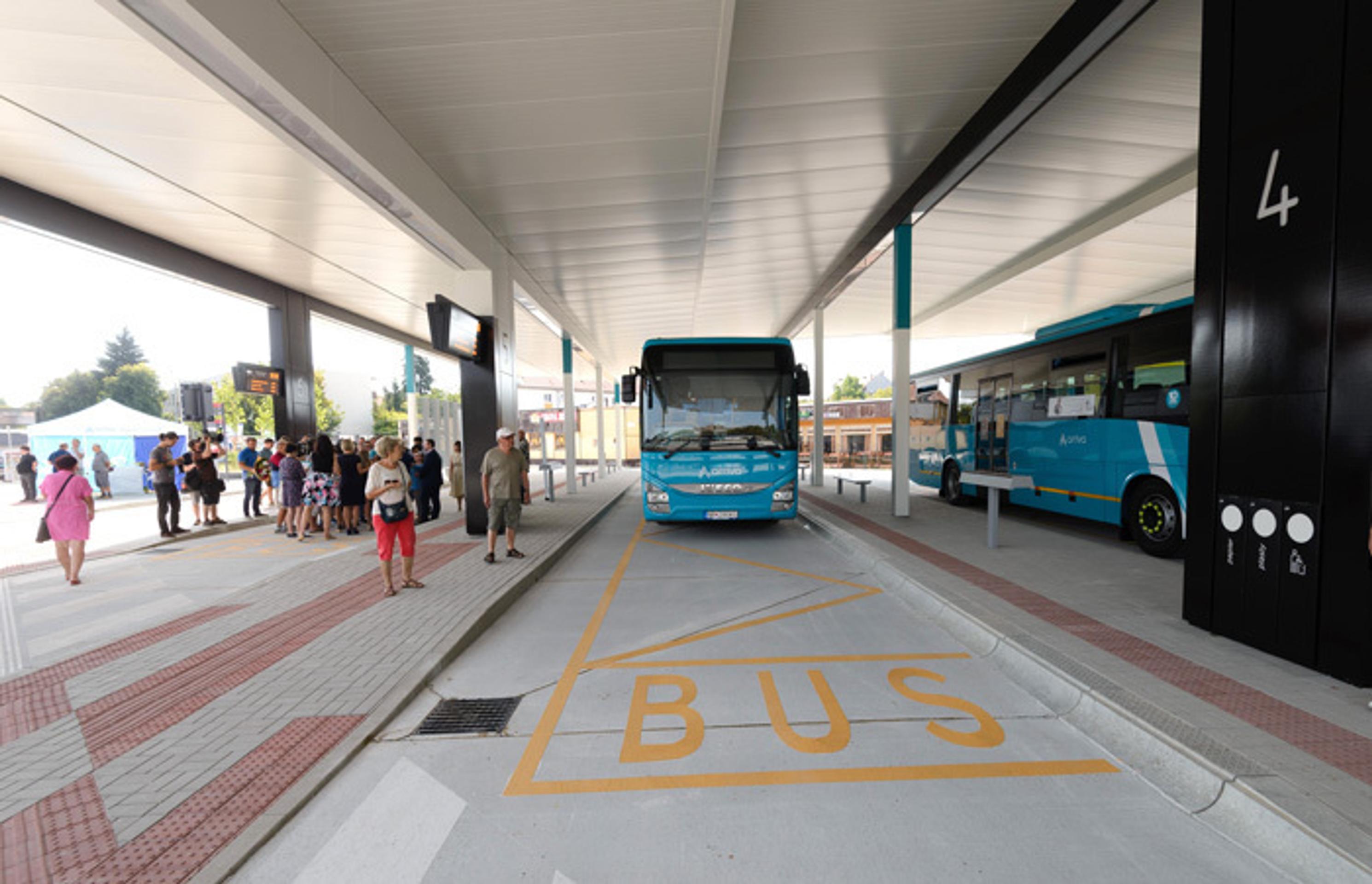 Zmodernizovaná autobusová stanica v Nitre.
