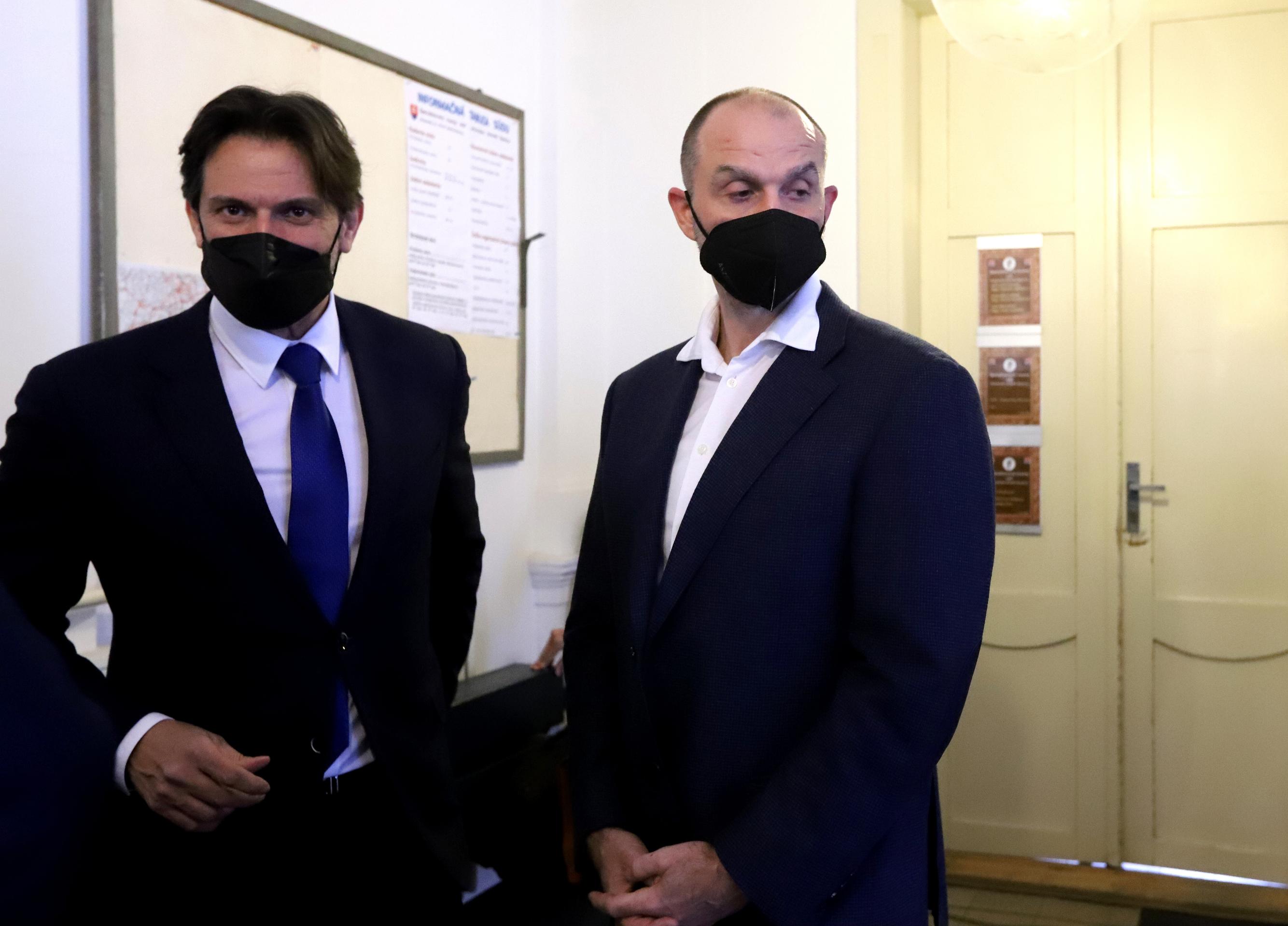 Norbert Bödör s obhajcom Robertom Kaliňákom.